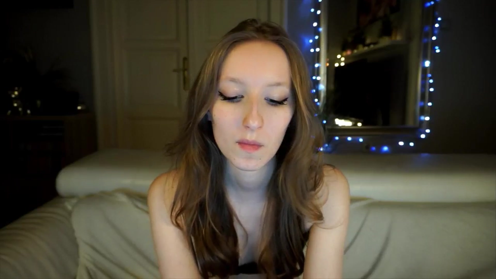 Gallery image thumbnail from Sw33t_g1rl's myfreecams stream on, 04/19/2026, 18:00 image 11 of 20