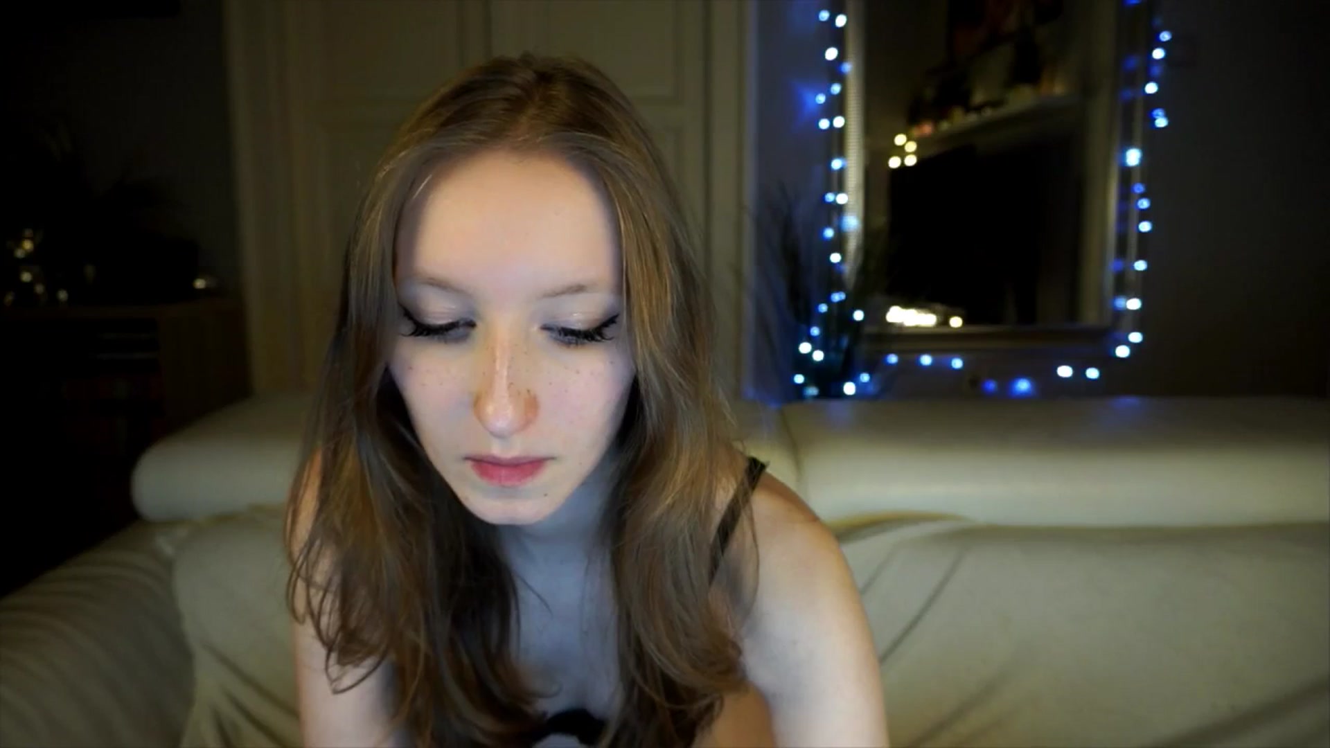 Gallery image thumbnail from Sw33t_g1rl's myfreecams stream on, 04/19/2026, 18:00 image 7 of 20