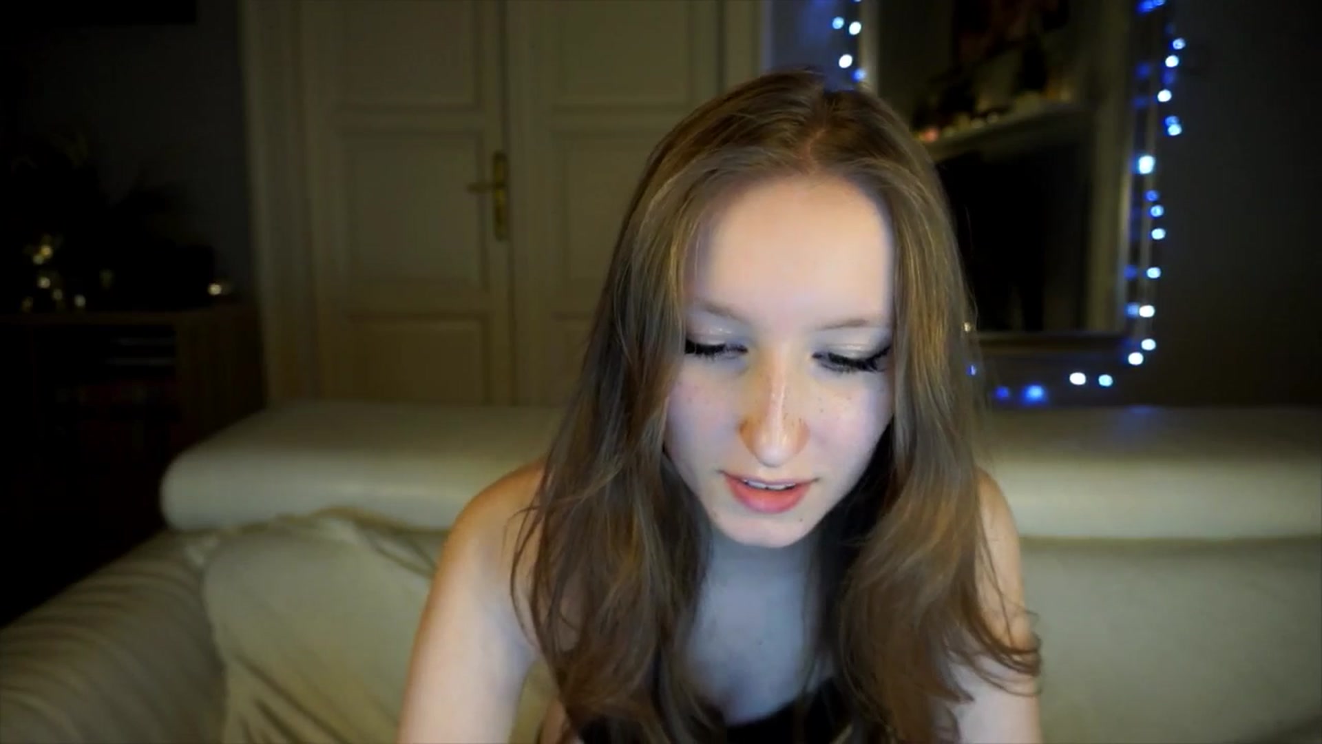 Gallery image thumbnail from Sw33t_g1rl's myfreecams stream on, 04/19/2026, 18:00 image 4 of 20