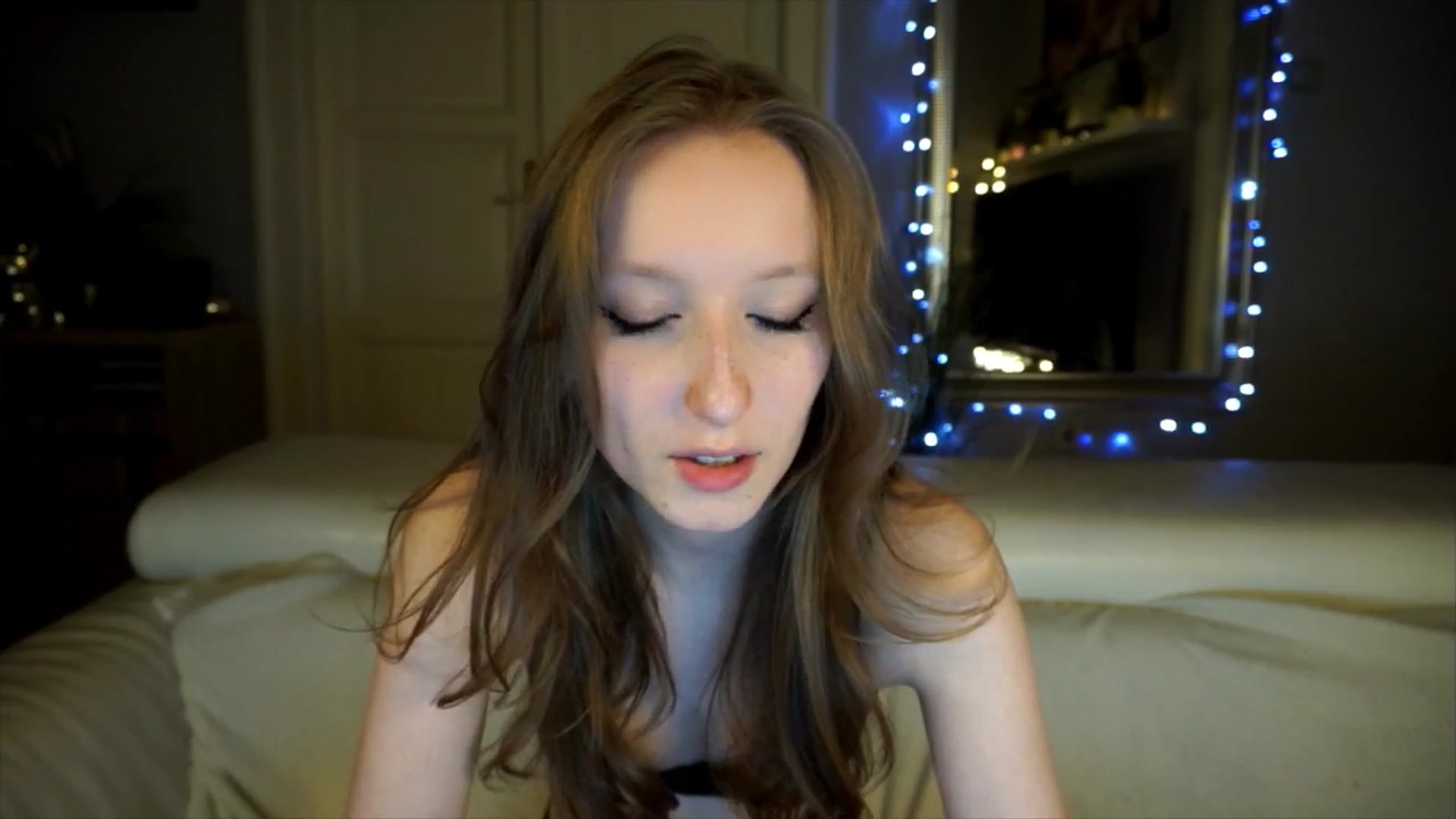 Gallery image thumbnail from Sw33t_g1rl's myfreecams stream on, 04/19/2026, 18:00 image 16 of 20