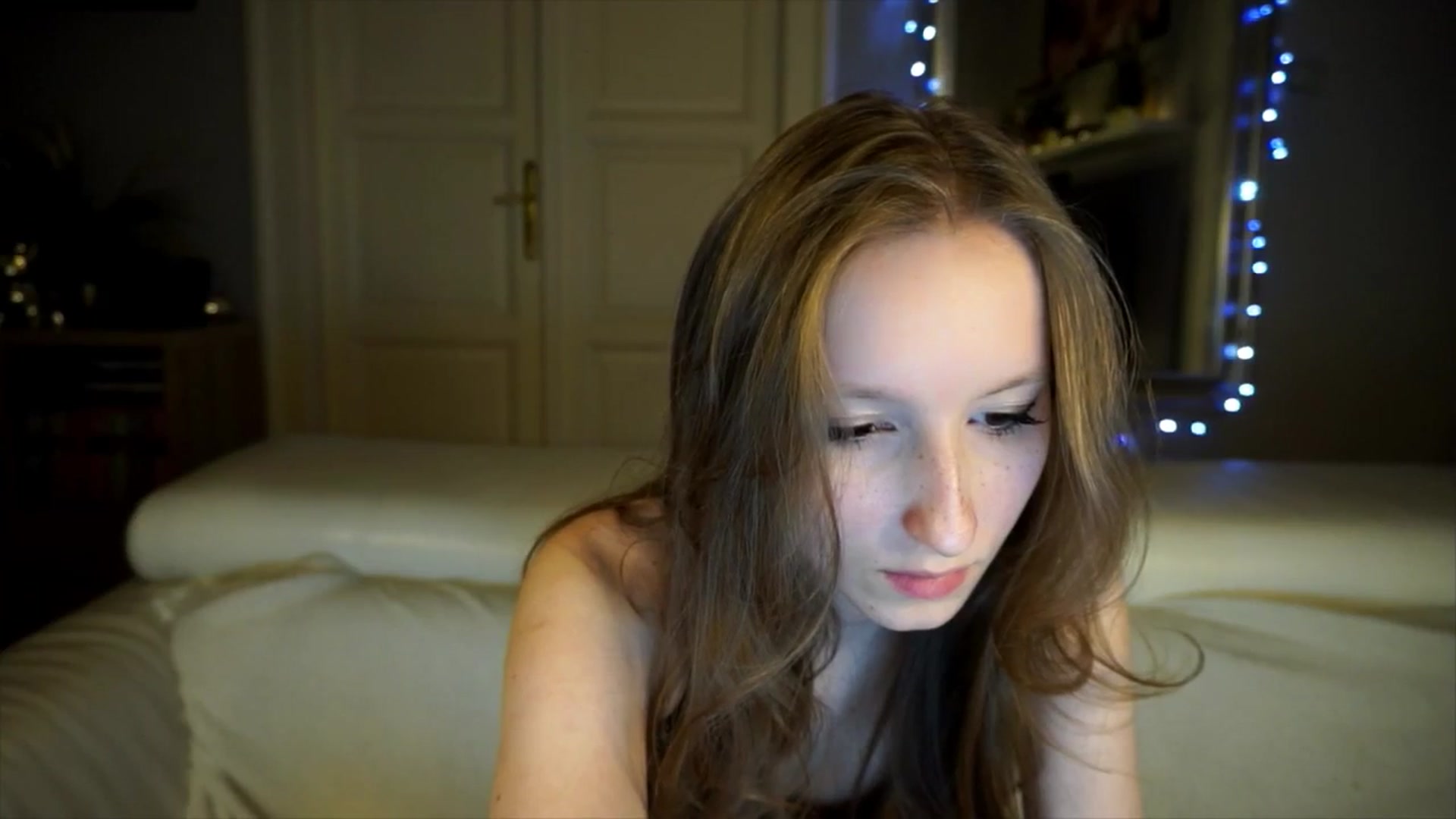 Gallery image thumbnail from Sw33t_g1rl's myfreecams stream on, 04/19/2026, 18:00 image 17 of 20