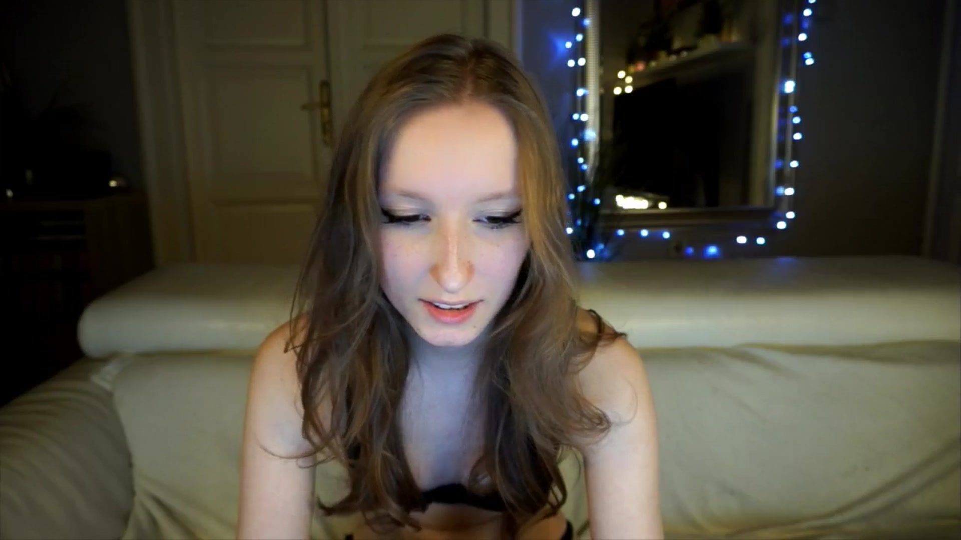 Gallery image thumbnail from Sw33t_g1rl's myfreecams stream on, 04/19/2026, 19:02 image 12 of 20