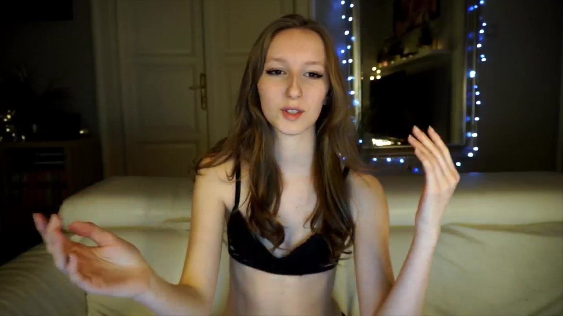 Gallery image thumbnail from Sw33t_g1rl's myfreecams stream on, 04/19/2026, 19:02 image 17 of 20