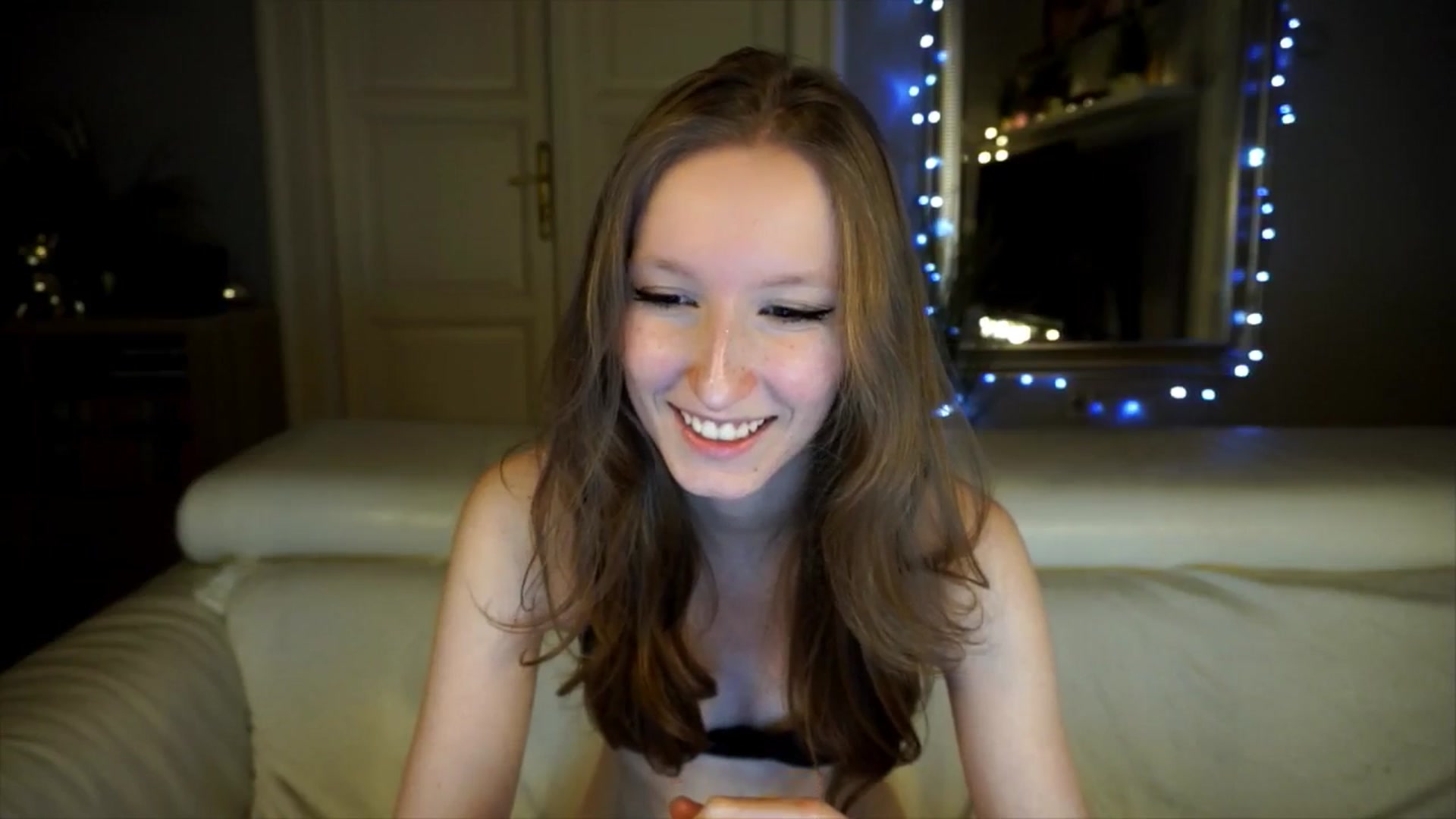 Gallery image thumbnail from Sw33t_g1rl's myfreecams stream on, 04/19/2026, 19:02 image 9 of 20