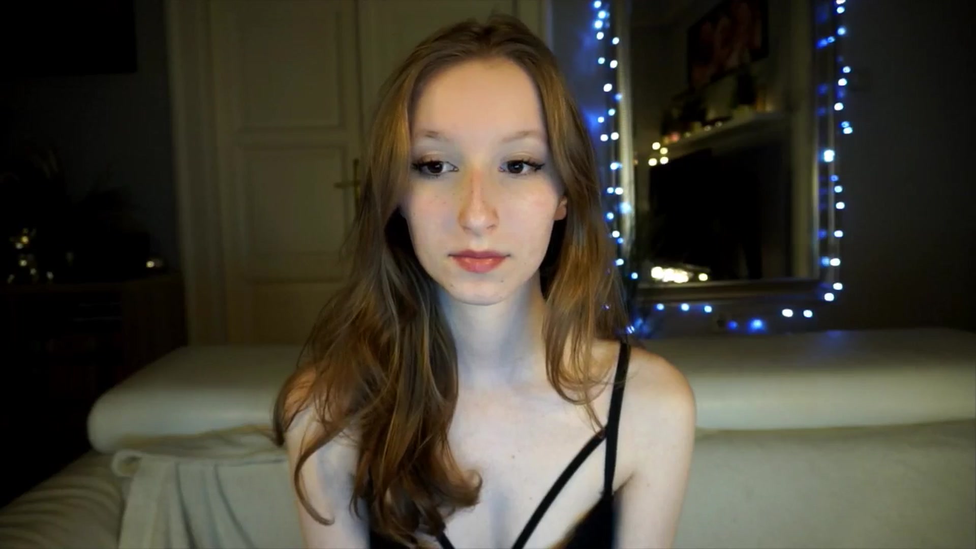 Gallery image thumbnail from Sw33t_g1rl's myfreecams stream on, 04/20/2026, 18:14 image 10 of 20