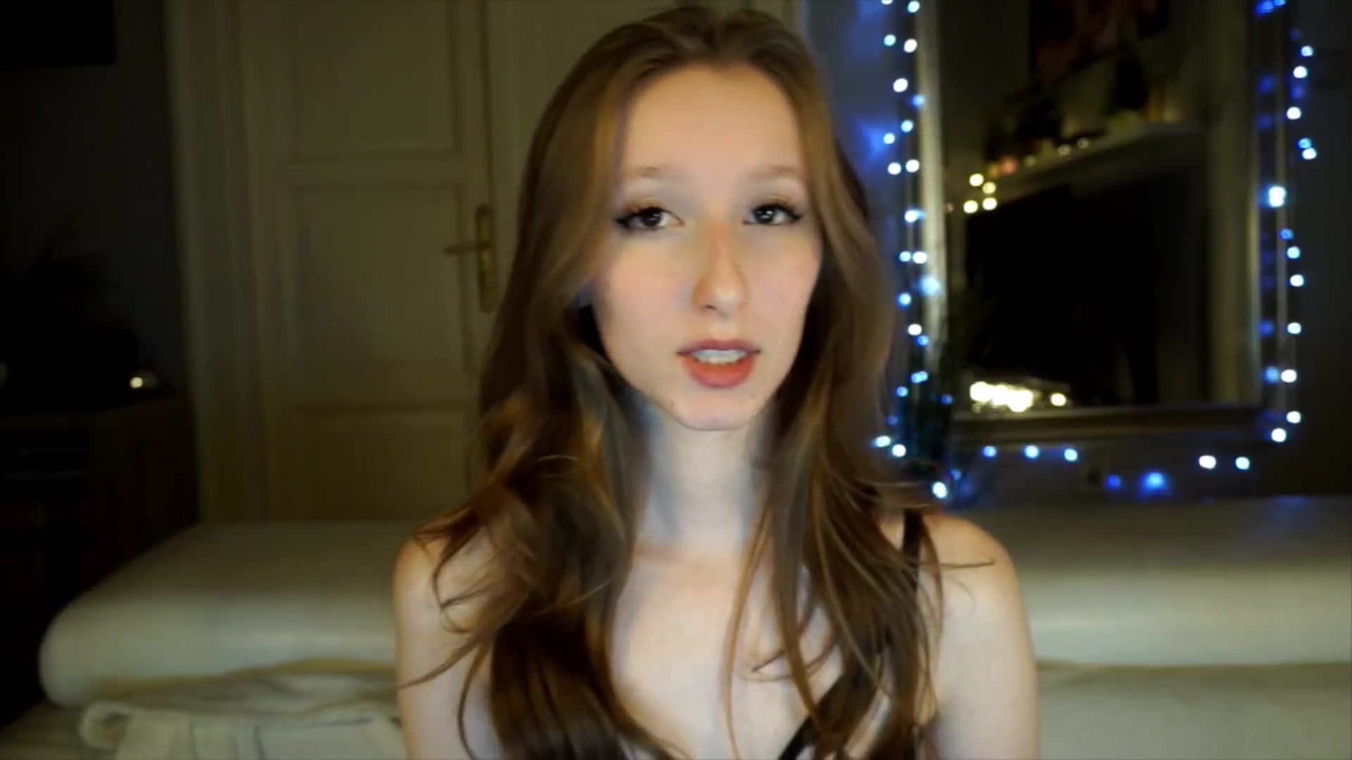 Gallery image thumbnail from Sw33t_g1rl's myfreecams stream on, 04/20/2026, 18:14 image 17 of 20