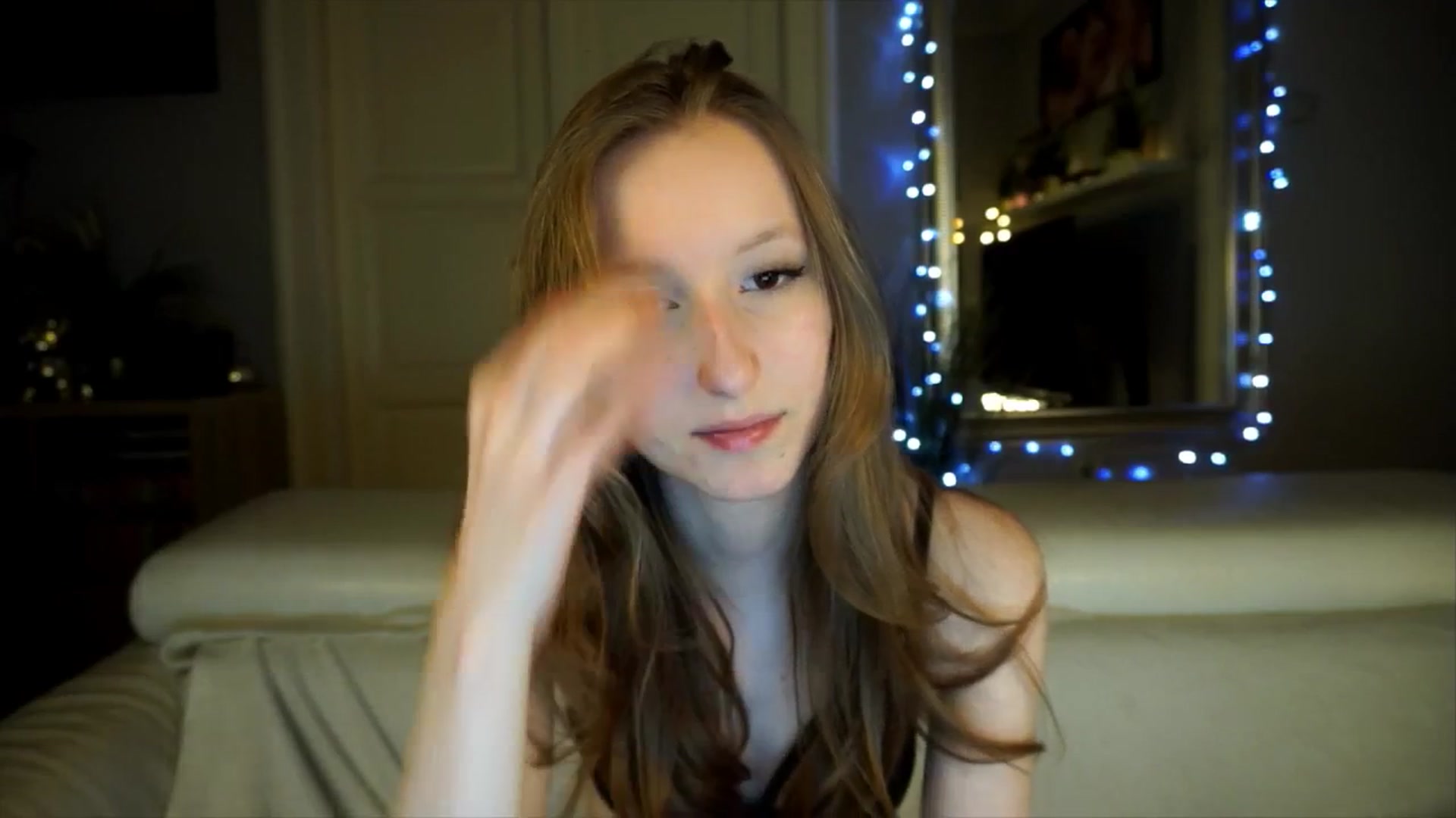 Gallery image thumbnail from Sw33t_g1rl's myfreecams stream on, 04/20/2026, 18:14 image 4 of 20