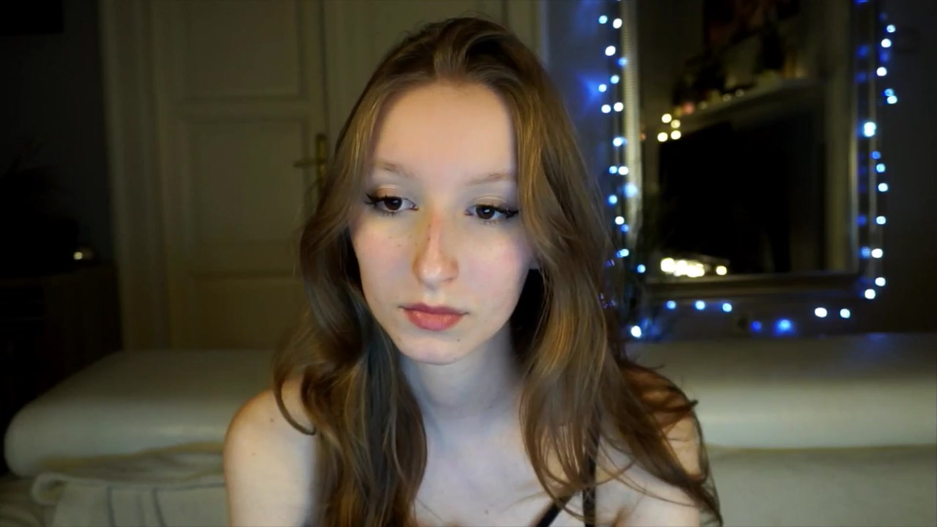 Gallery image thumbnail from Sw33t_g1rl's myfreecams stream on, 04/20/2026, 18:14 image 11 of 20