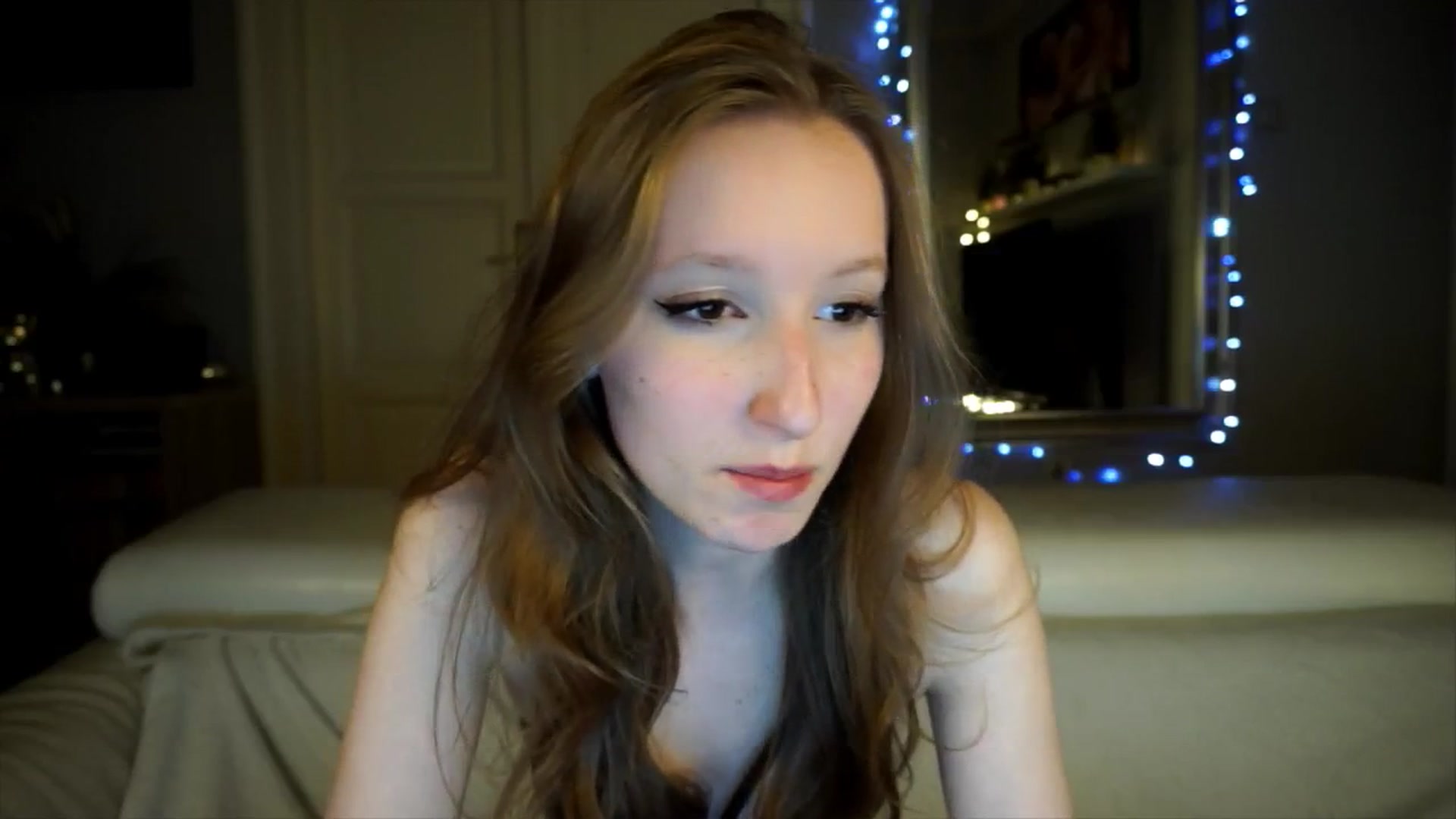 Gallery image thumbnail from Sw33t_g1rl's myfreecams stream on, 04/20/2026, 18:14 image 8 of 20