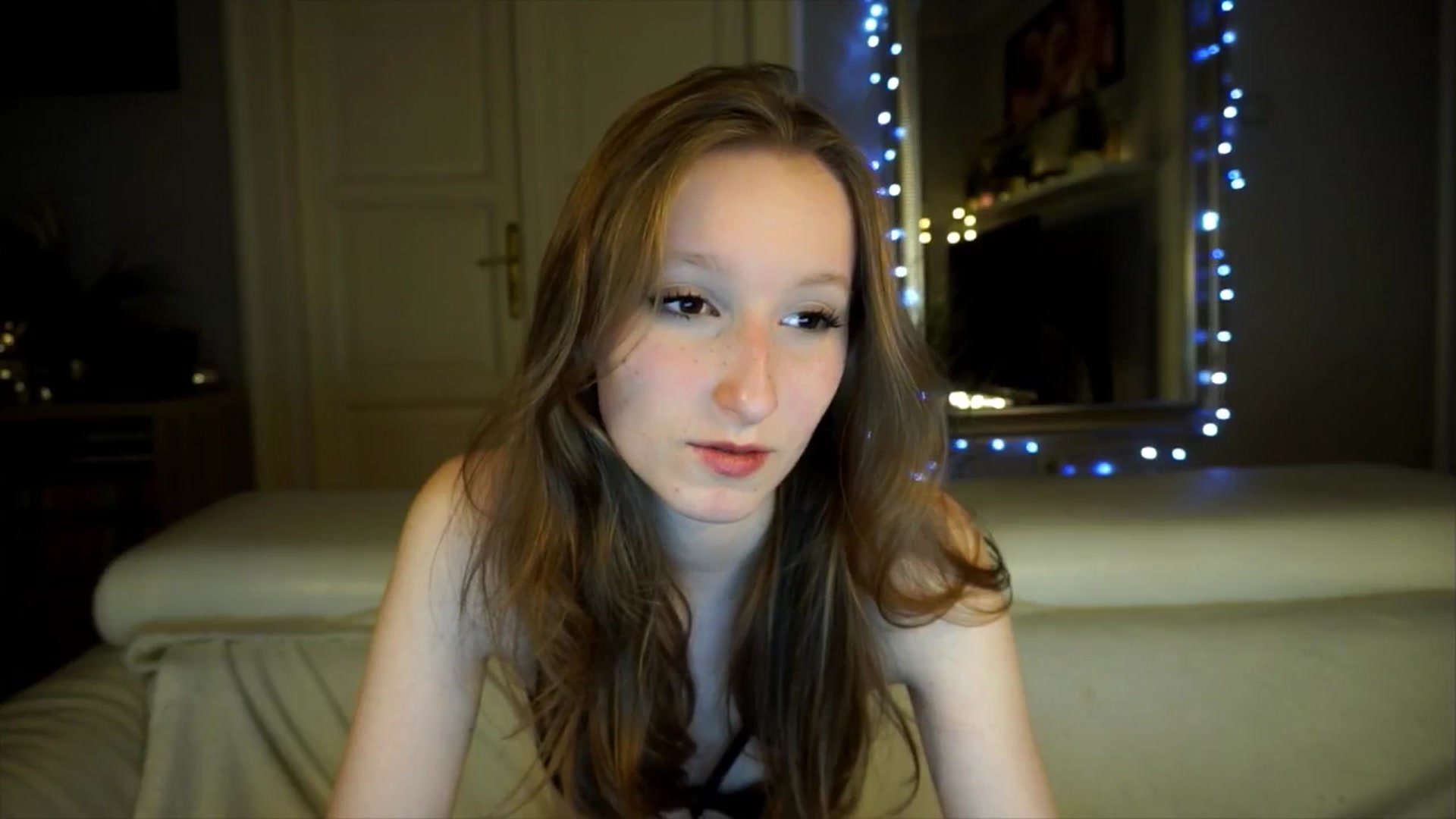 Gallery image thumbnail from Sw33t_g1rl's myfreecams stream on, 04/20/2026, 18:14 image 6 of 20