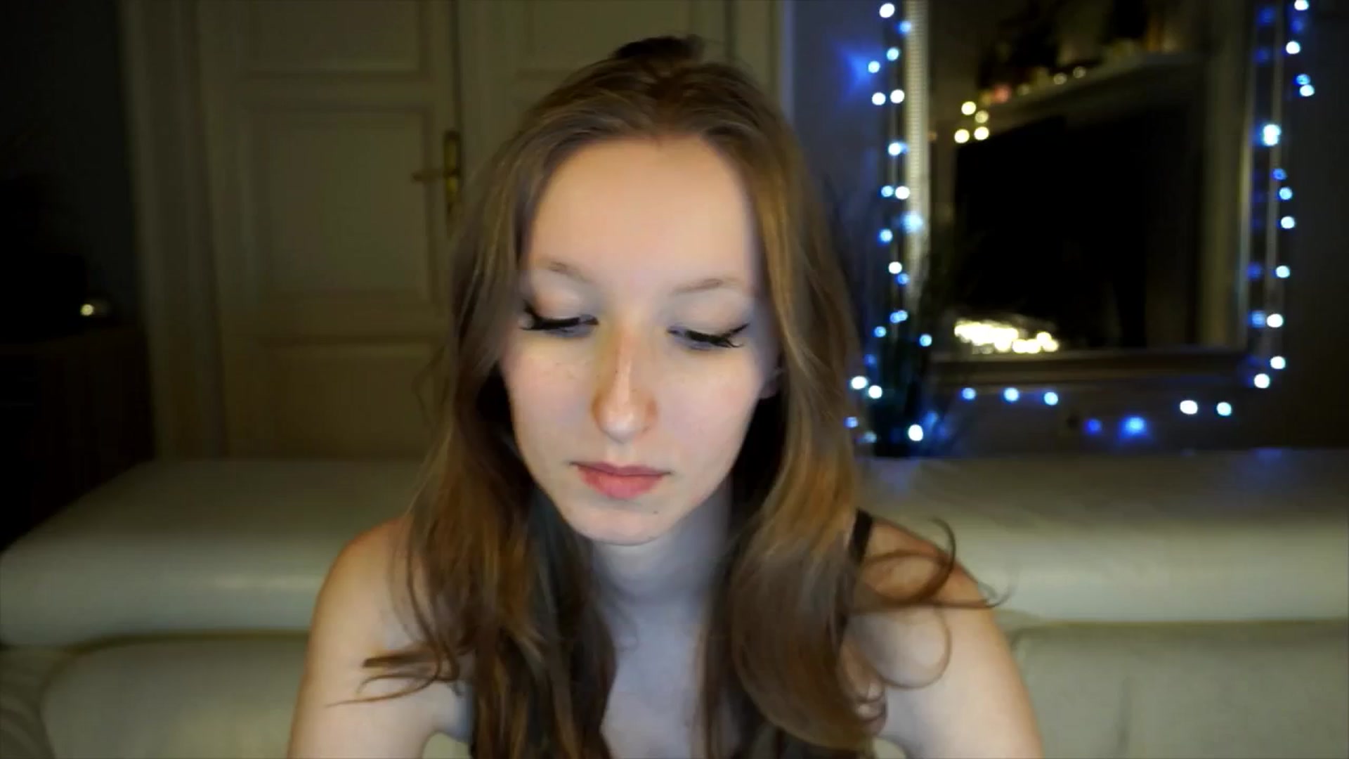 Gallery image thumbnail from Sw33t_g1rl's myfreecams stream on, 04/20/2026, 20:27 image 12 of 20