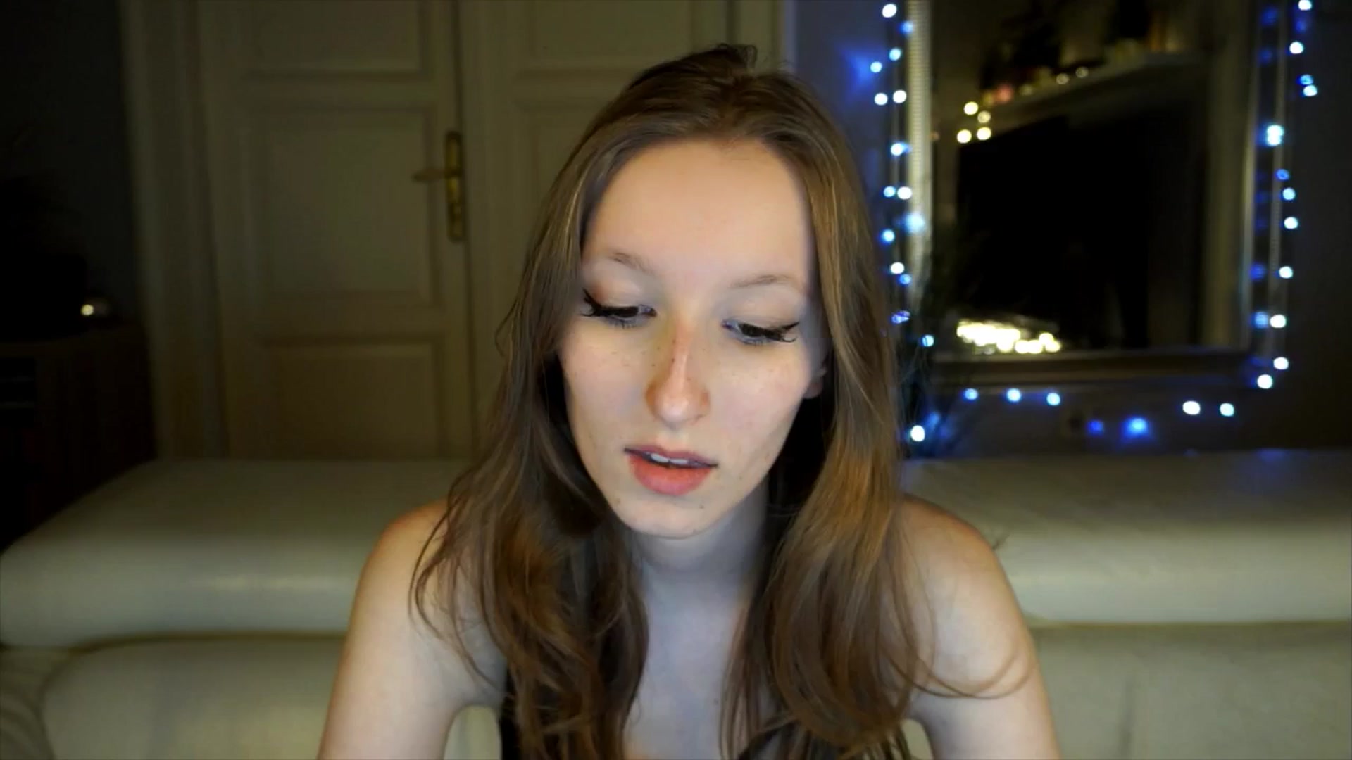 Gallery image thumbnail from Sw33t_g1rl's myfreecams stream on, 04/20/2026, 20:27 image 10 of 20