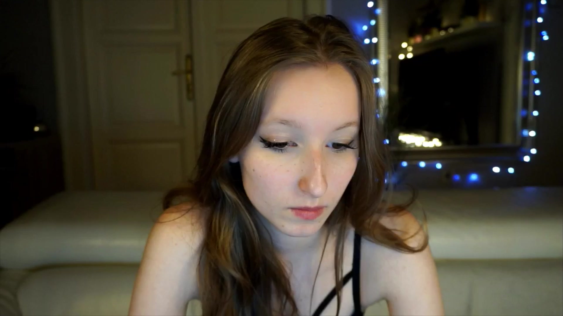 Gallery image thumbnail from Sw33t_g1rl's myfreecams stream on, 04/20/2026, 20:27 image 4 of 20