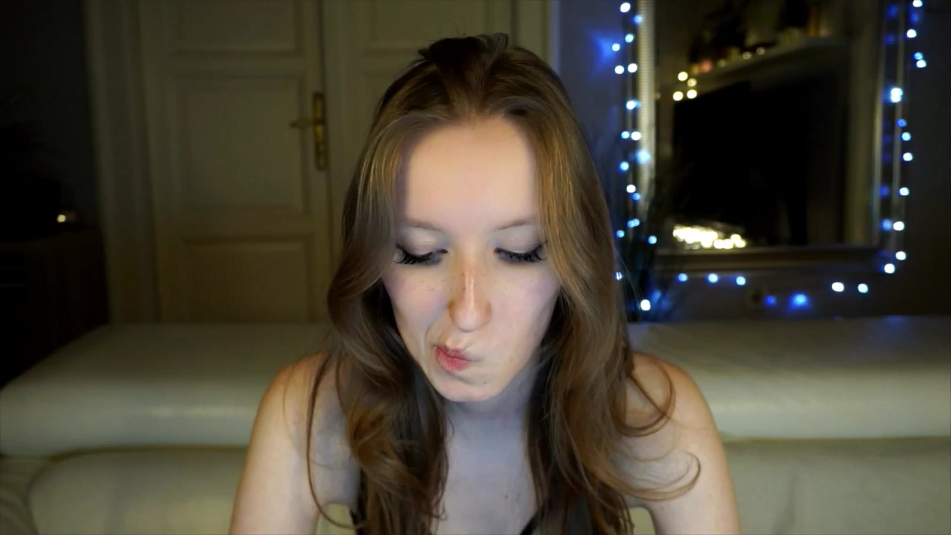 Gallery image thumbnail from Sw33t_g1rl's myfreecams stream on, 04/20/2026, 20:27 image 19 of 20