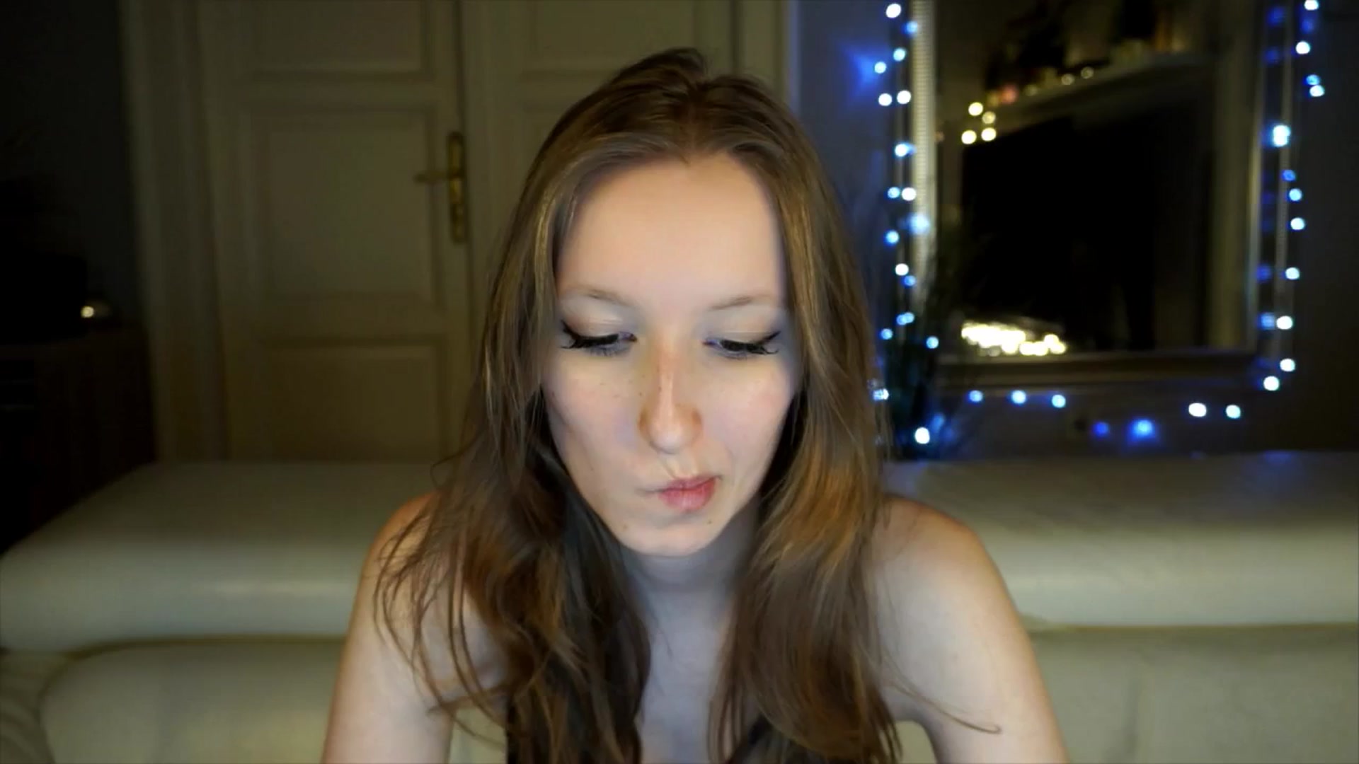 Gallery image thumbnail from Sw33t_g1rl's myfreecams stream on, 04/20/2026, 20:27 image 13 of 20