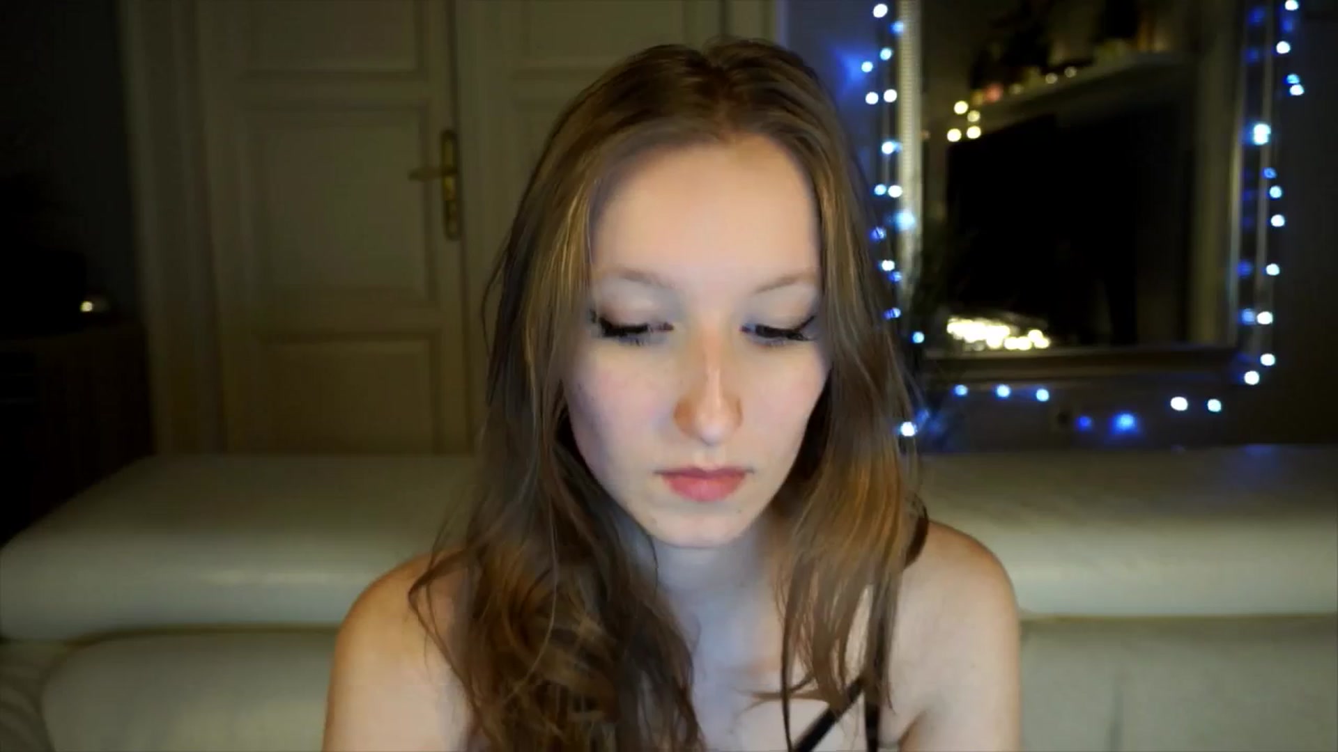 Gallery image thumbnail from Sw33t_g1rl's myfreecams stream on, 04/20/2026, 20:27 image 3 of 20