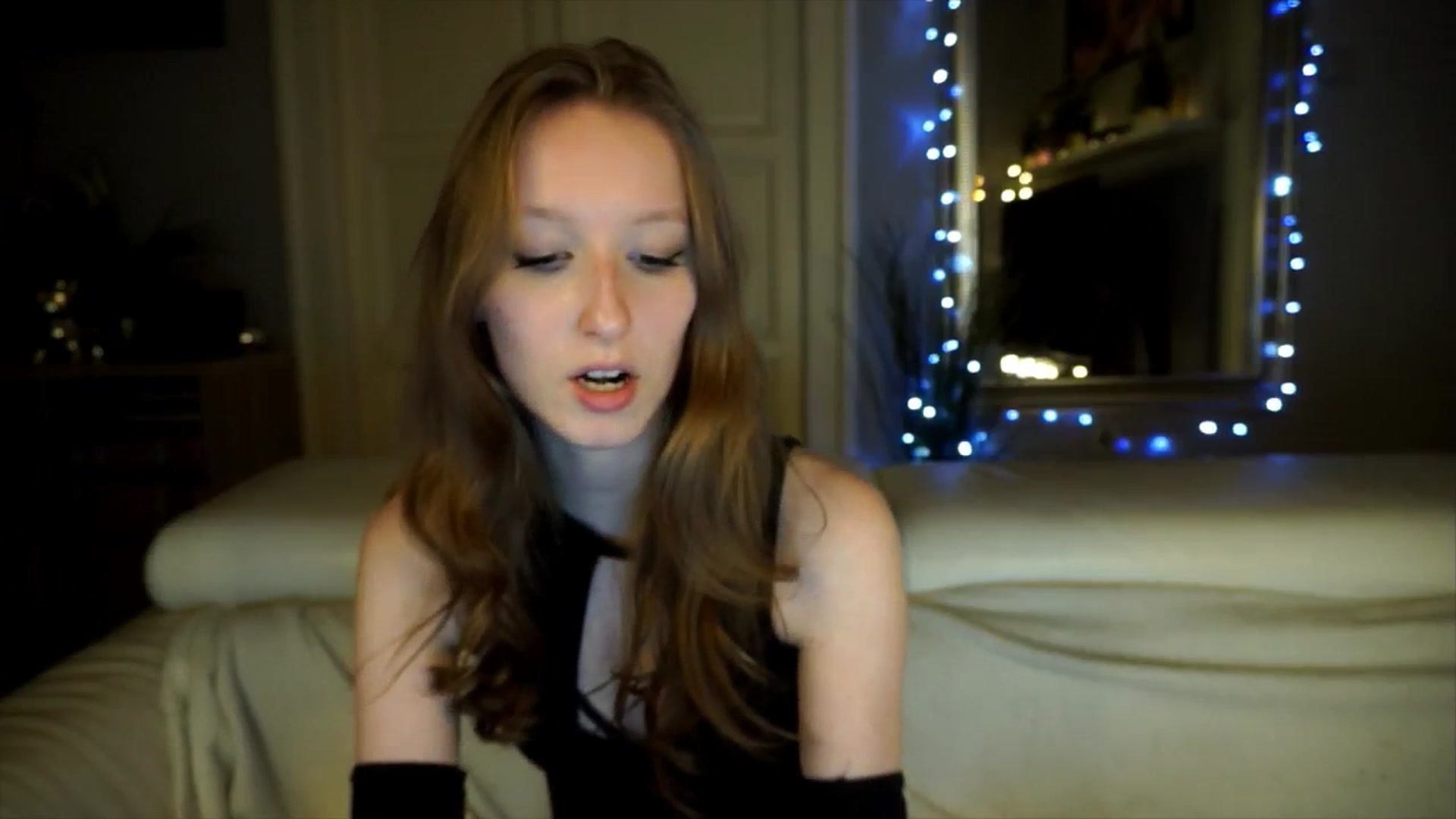 Gallery image thumbnail from Sw33t_g1rl's myfreecams stream on, 04/21/2026, 19:01 image 5 of 20