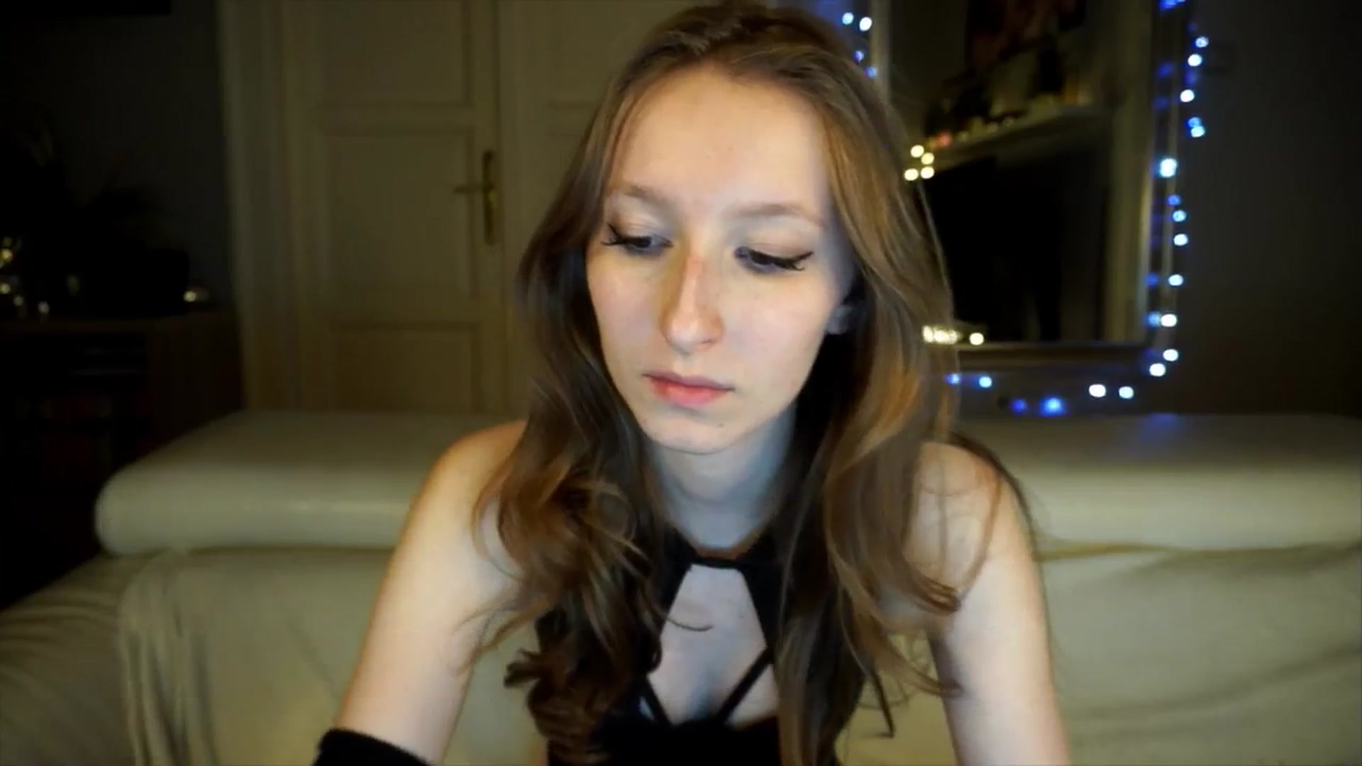Gallery image thumbnail from Sw33t_g1rl's myfreecams stream on, 04/21/2026, 19:01 image 10 of 20