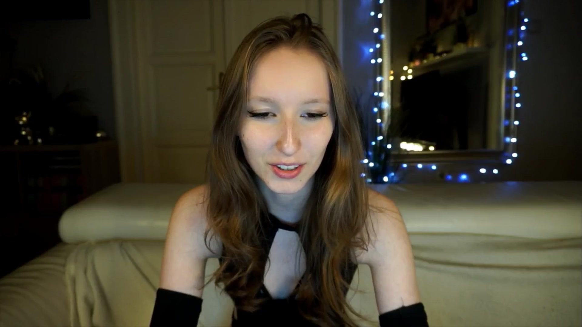 Gallery image thumbnail from Sw33t_g1rl's myfreecams stream on, 04/21/2026, 19:01 image 3 of 20