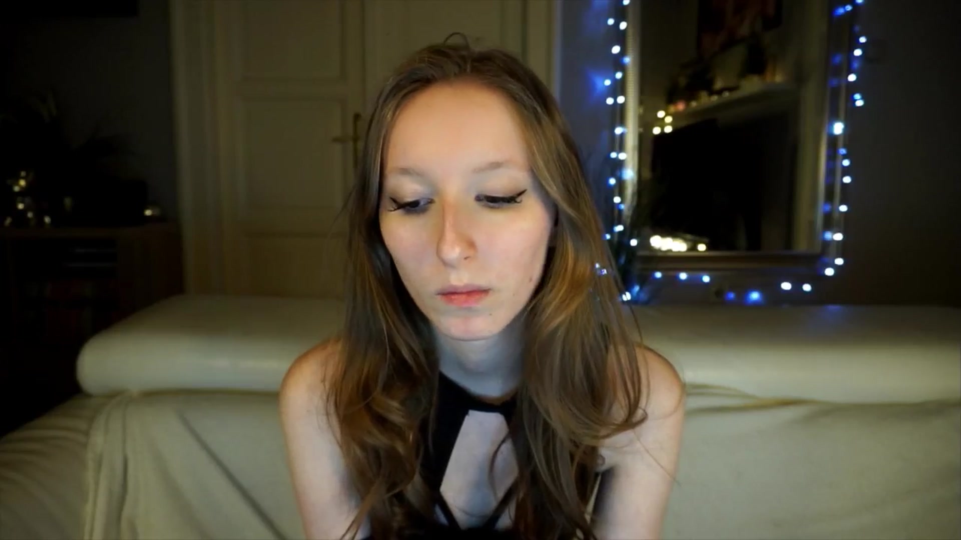 Gallery image thumbnail from Sw33t_g1rl's myfreecams stream on, 04/21/2026, 19:01 image 20 of 20