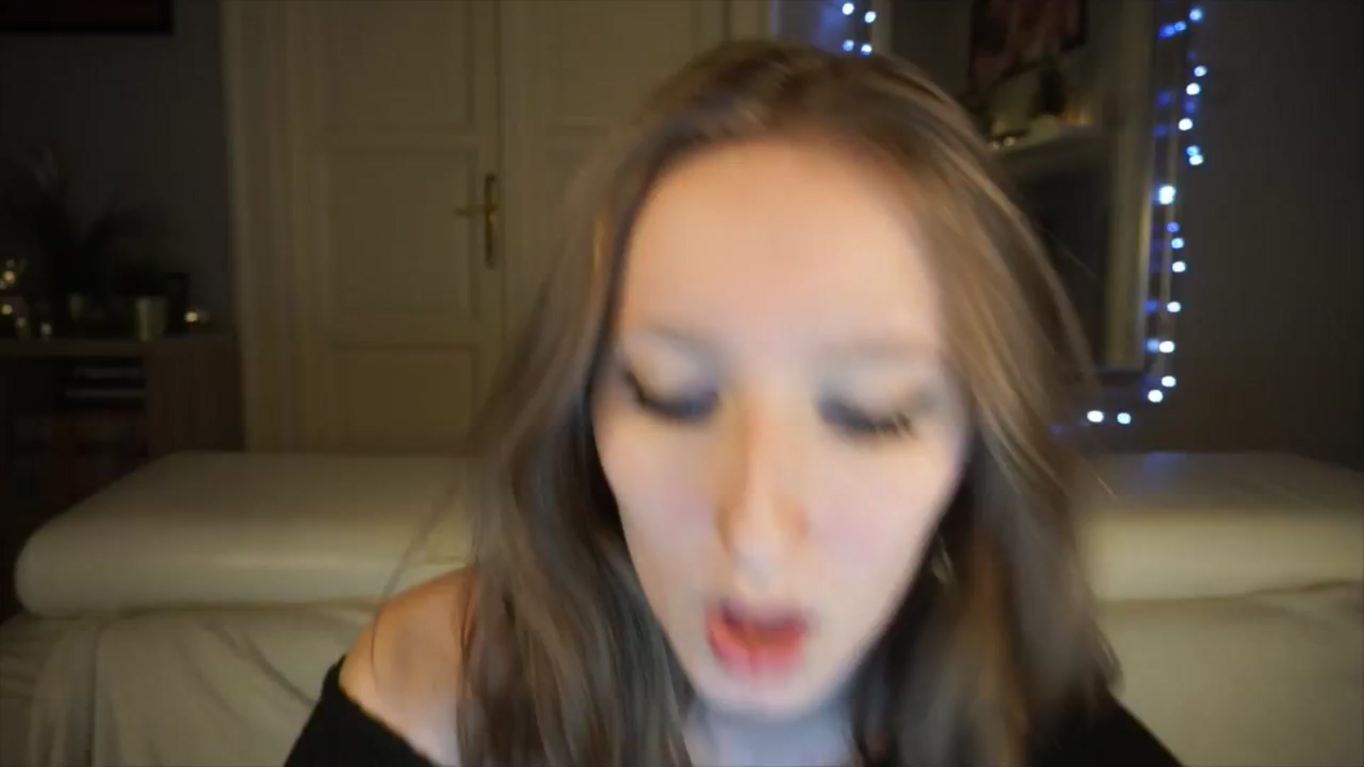 Gallery image thumbnail from Sw33t_g1rl's myfreecams stream on, 04/24/2026, 17:56 image 8 of 20