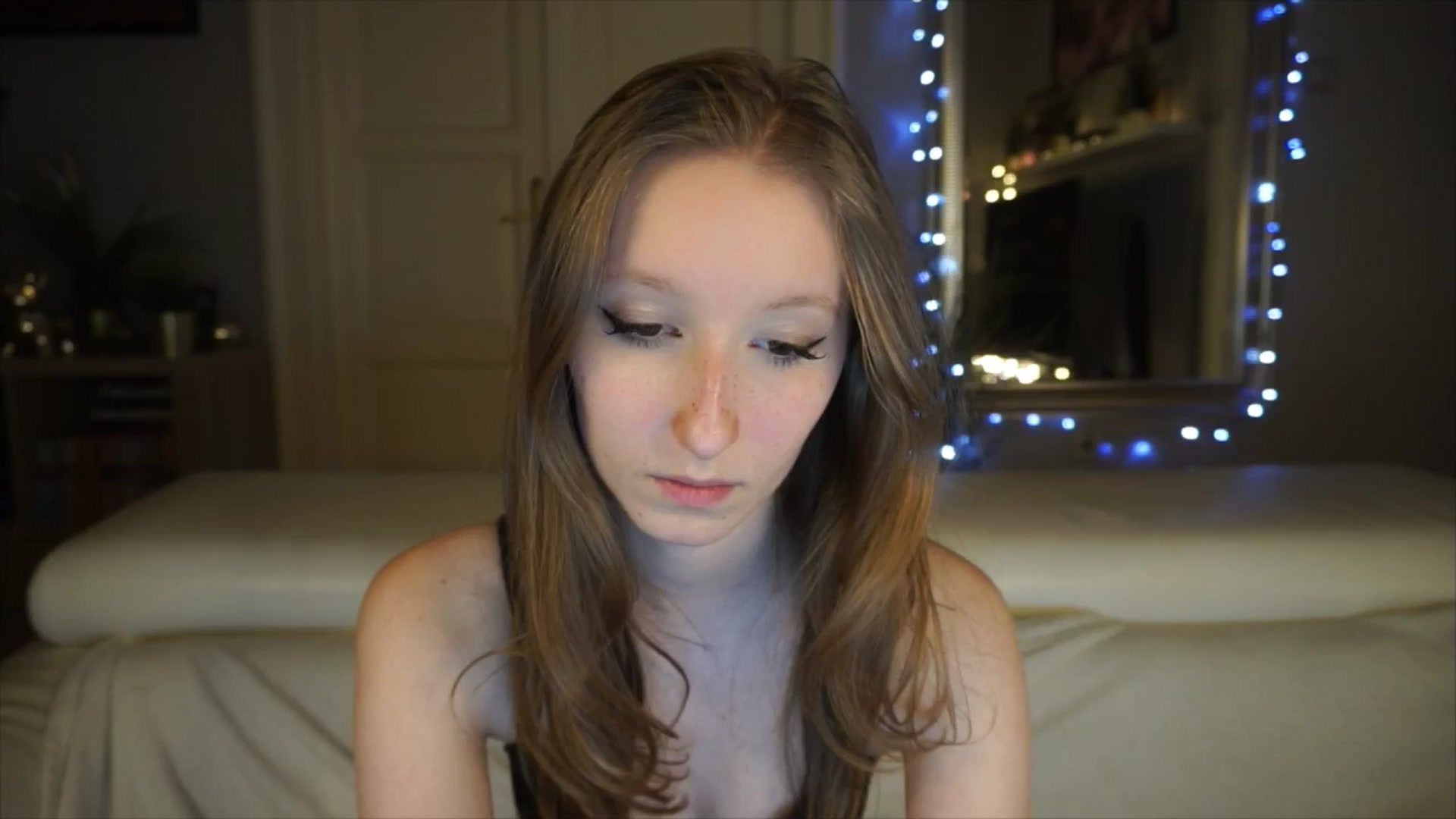 Gallery image thumbnail from Sw33t_g1rl's myfreecams stream on, 04/24/2026, 17:56 image 16 of 20