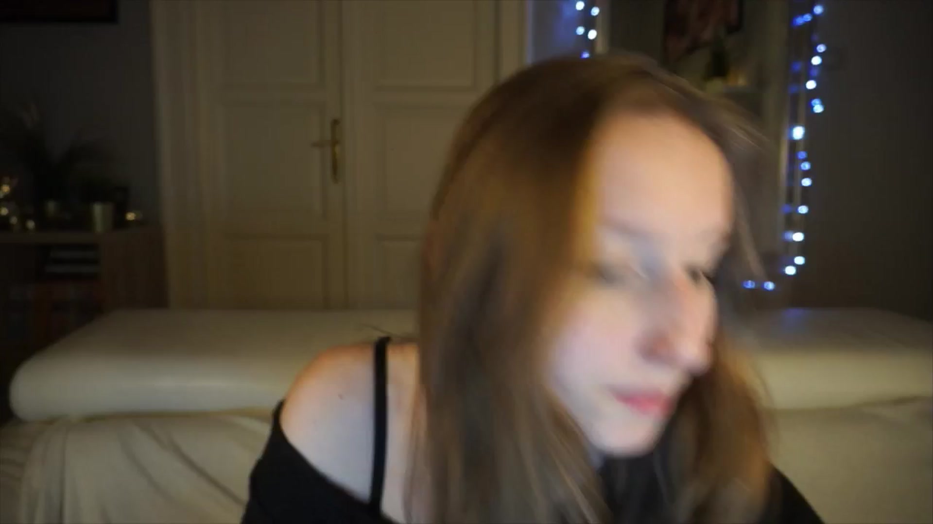 Gallery image thumbnail from Sw33t_g1rl's myfreecams stream on, 04/24/2026, 17:56 image 9 of 20