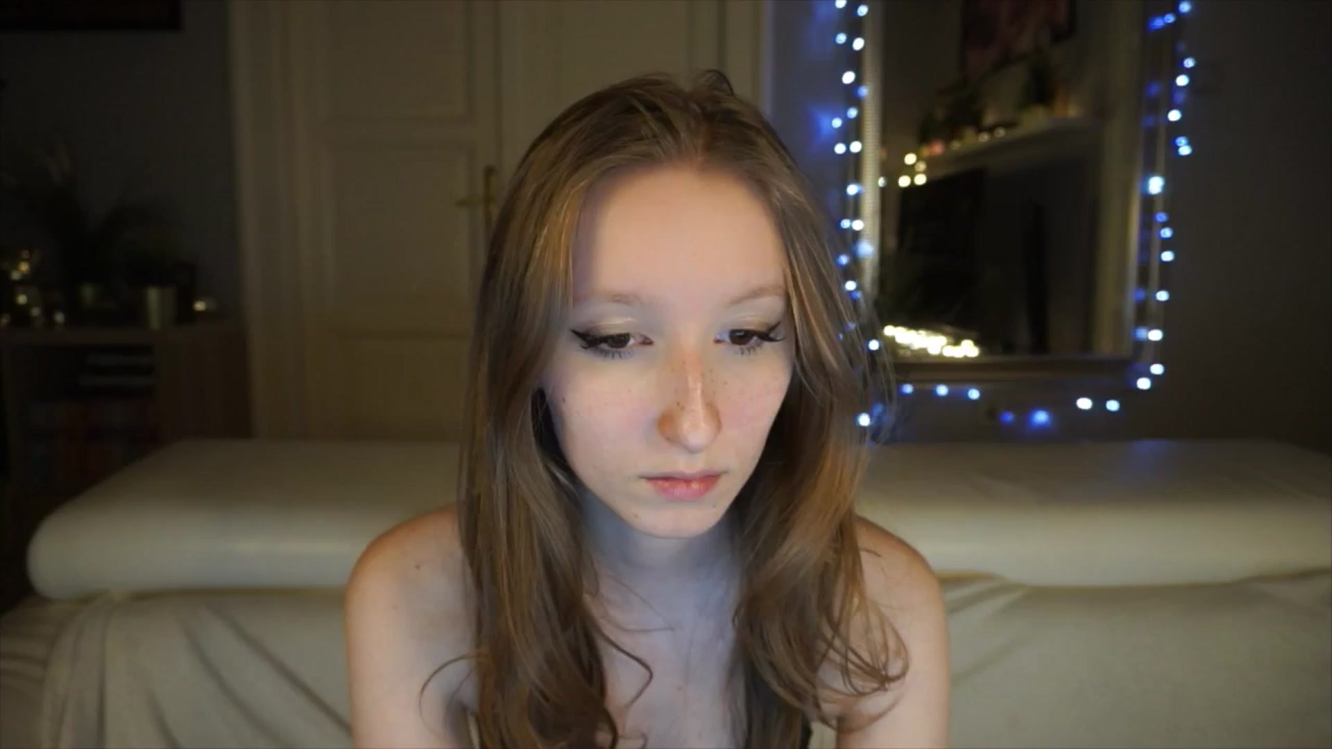 Gallery image thumbnail from Sw33t_g1rl's myfreecams stream on, 04/24/2026, 17:56 image 15 of 20