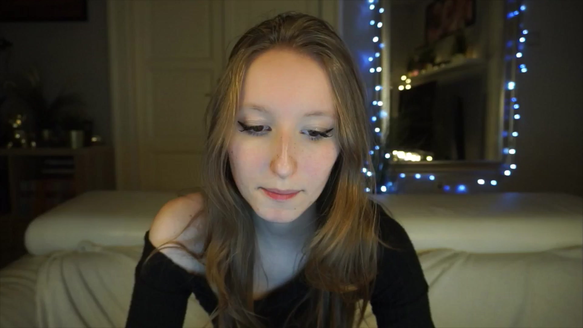 Gallery image thumbnail from Sw33t_g1rl's myfreecams stream on, 04/24/2026, 20:32 image 15 of 20