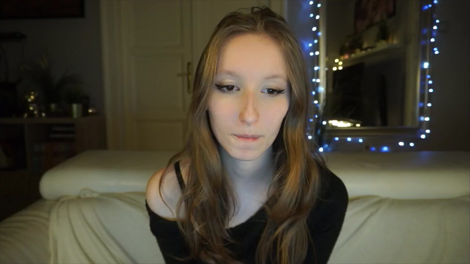 Gallery image thumbnail from Sw33t_g1rl's myfreecams stream on, 04/24/2026, 20:32 image 12 of 20