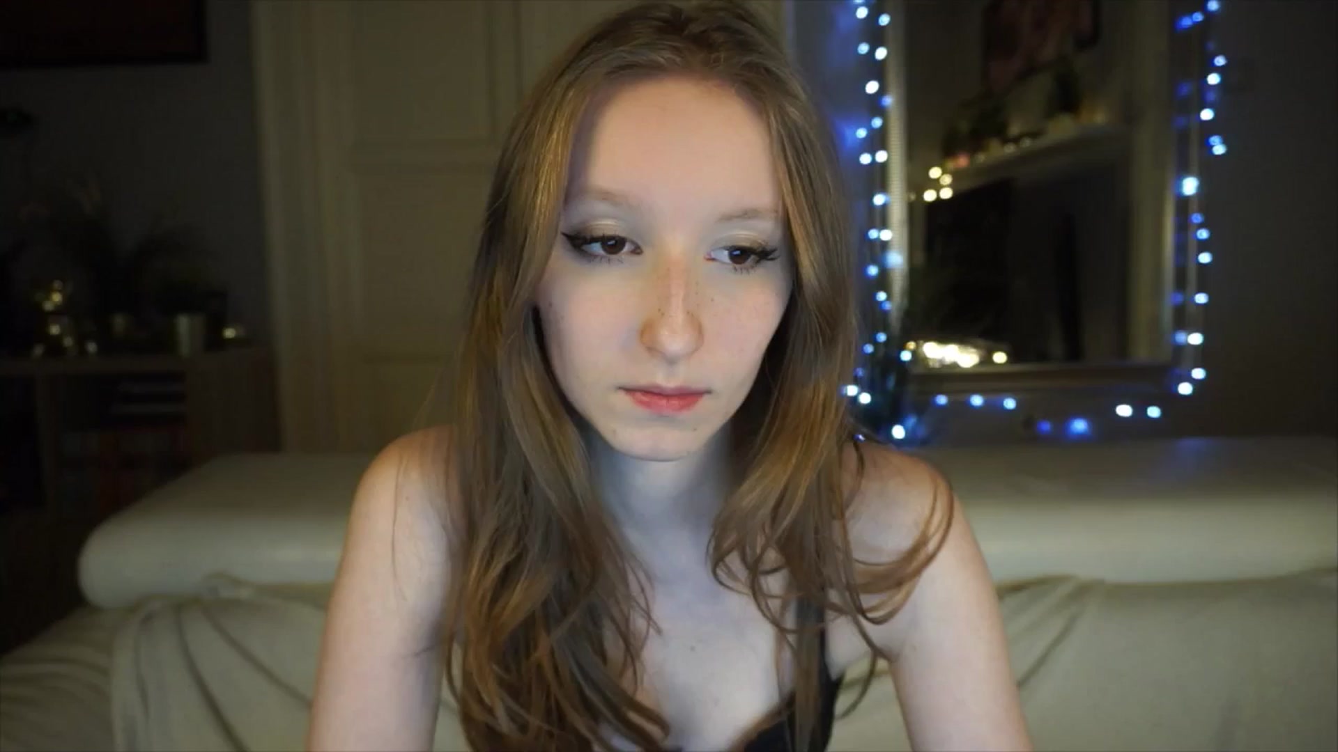 Gallery image thumbnail from Sw33t_g1rl's myfreecams stream on, 04/24/2026, 20:32 image 19 of 20