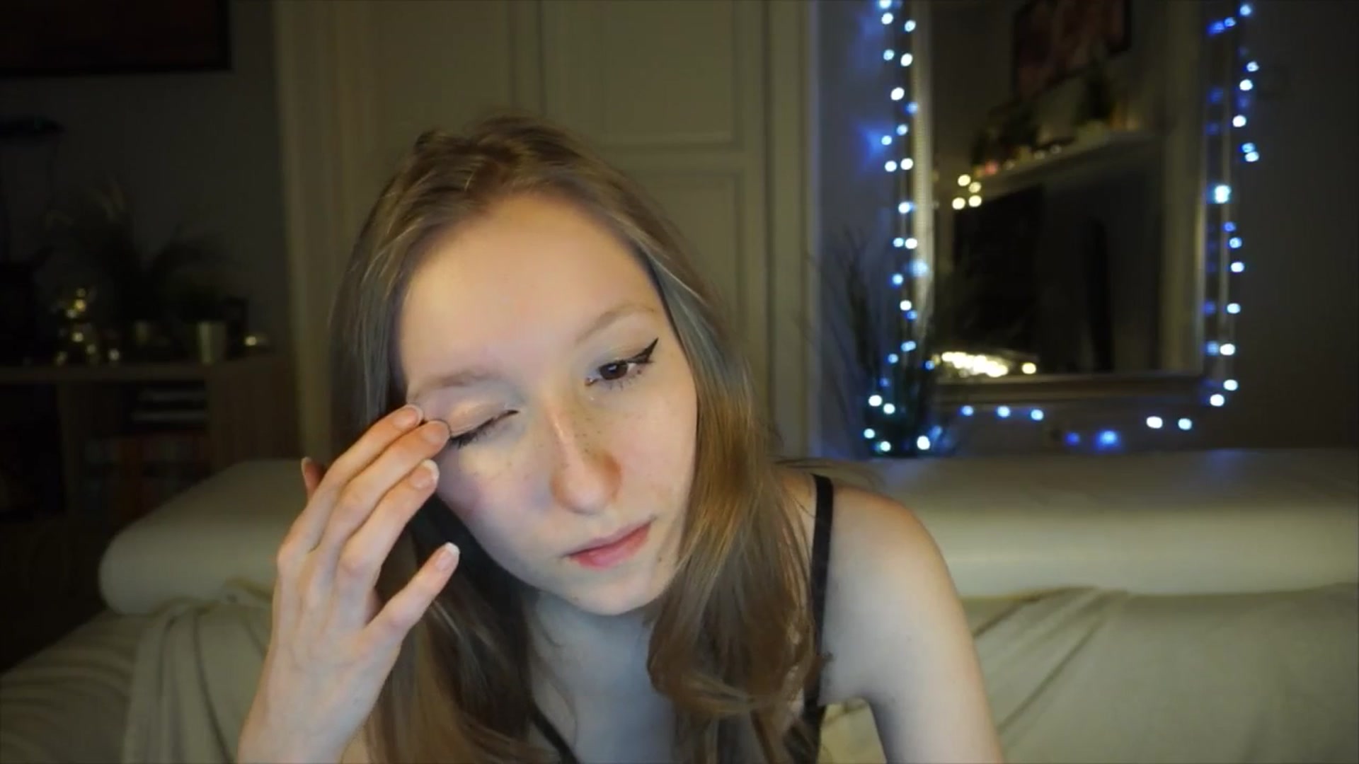 Gallery image thumbnail from Sw33t_g1rl's myfreecams stream on, 04/26/2026, 17:47 image 11 of 20
