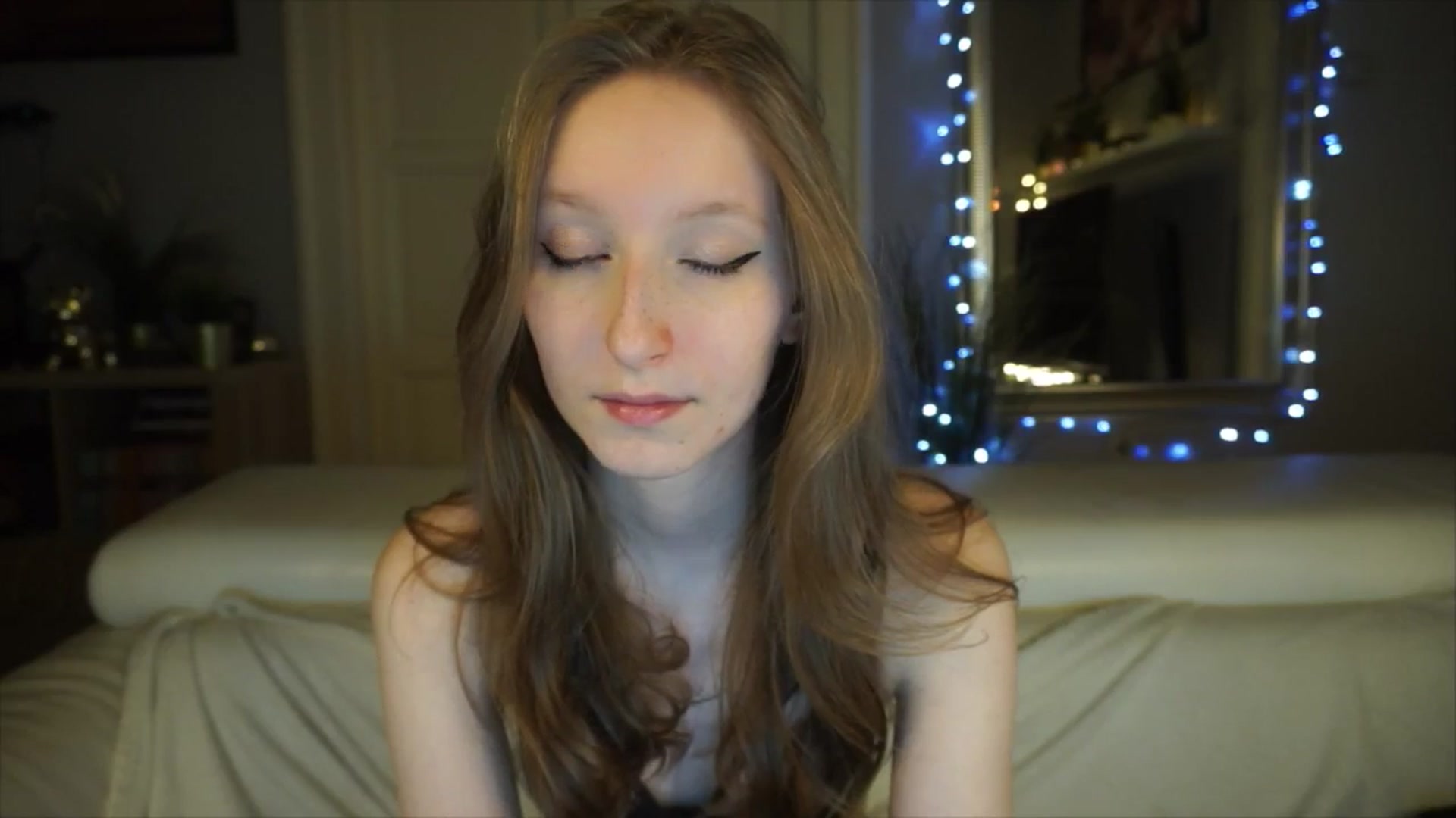 Gallery image thumbnail from Sw33t_g1rl's myfreecams stream on, 04/26/2026, 17:47 image 16 of 20
