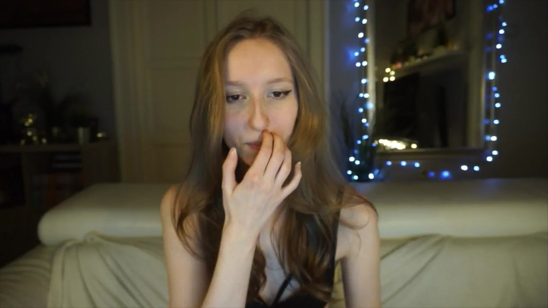 Gallery image thumbnail from Sw33t_g1rl's myfreecams stream on, 04/26/2026, 17:47 image 15 of 20
