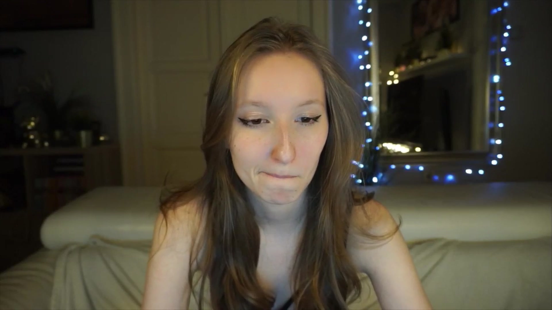 Gallery image thumbnail from Sw33t_g1rl's myfreecams stream on, 04/26/2026, 17:47 image 12 of 20