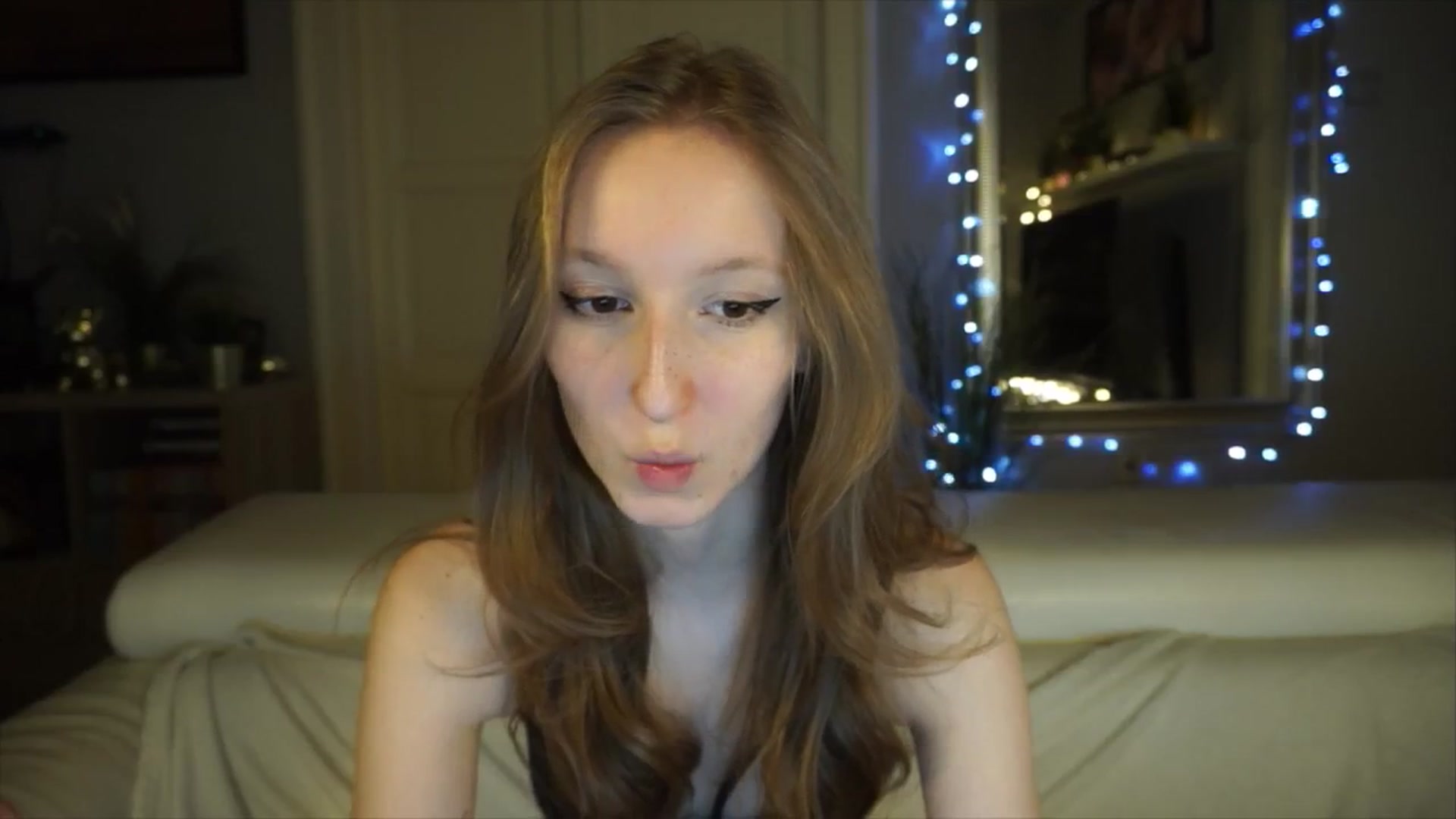 Gallery image thumbnail from Sw33t_g1rl's myfreecams stream on, 04/26/2026, 17:47 image 13 of 20