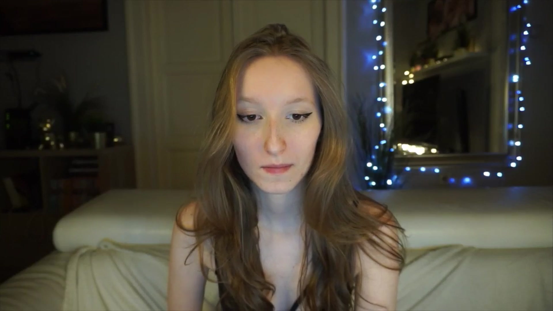 Gallery image thumbnail from Sw33t_g1rl's myfreecams stream on, 04/26/2026, 17:47 image 20 of 20