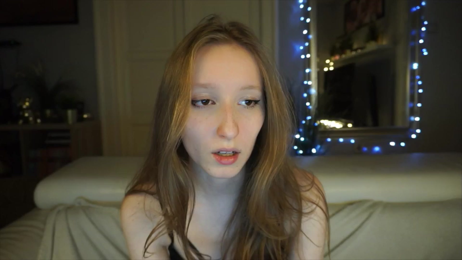 Gallery image thumbnail from Sw33t_g1rl's myfreecams stream on, 04/26/2026, 17:47 image 9 of 20