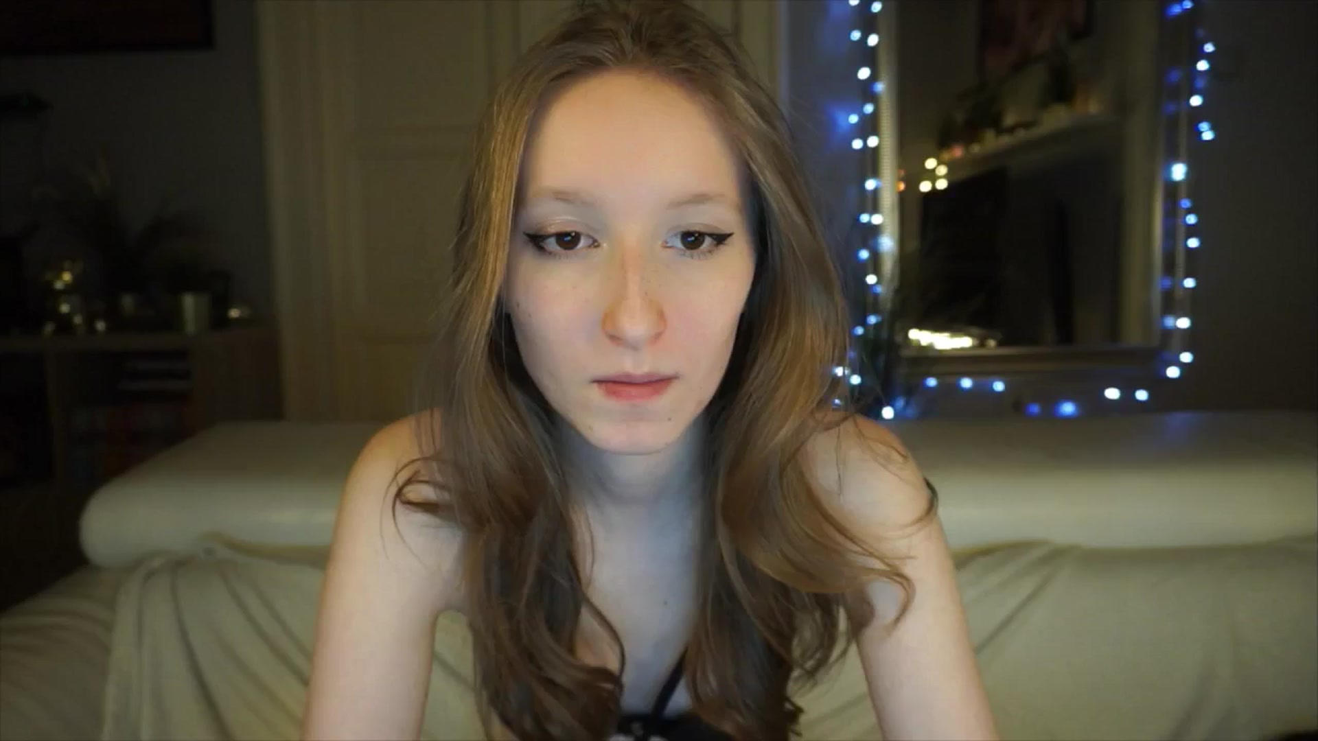 Gallery image thumbnail from Sw33t_g1rl's myfreecams stream on, 04/26/2026, 17:47 image 18 of 20