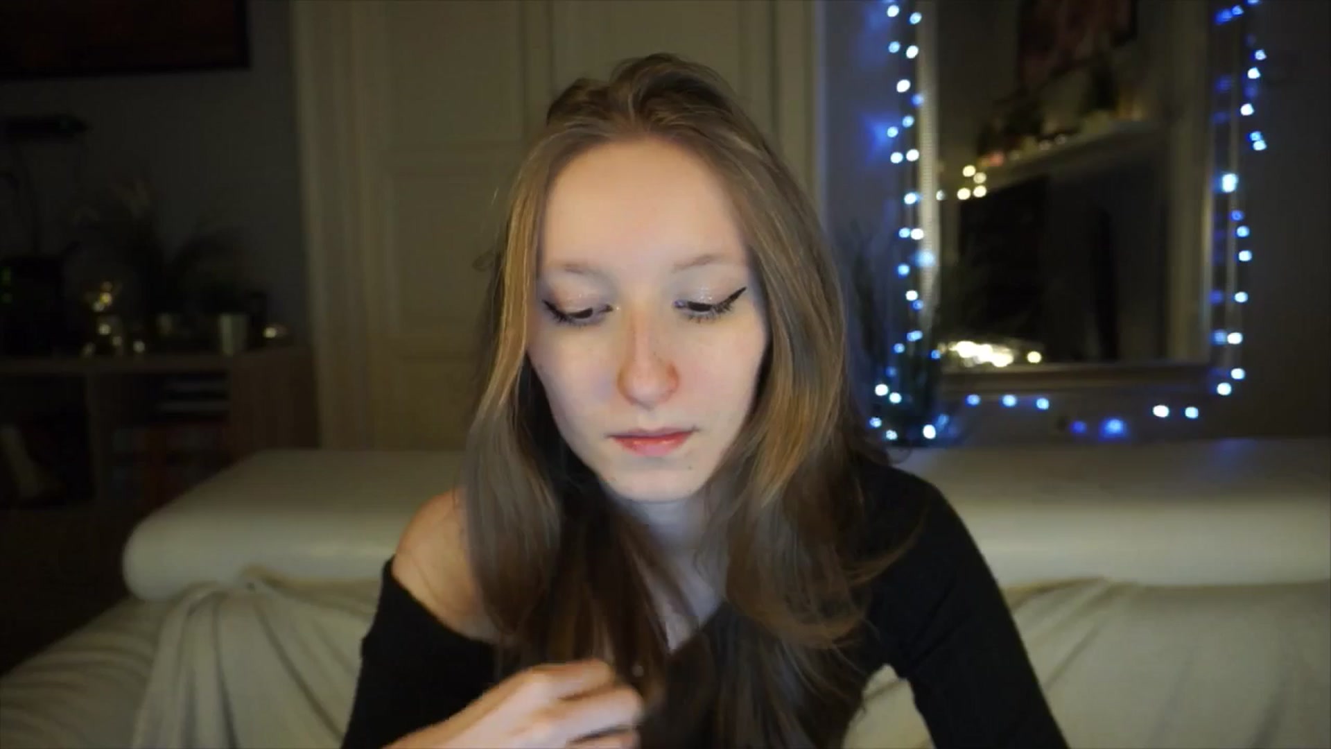 Gallery image thumbnail from Sw33t_g1rl's myfreecams stream on, 04/26/2026, 18:34 image 19 of 20