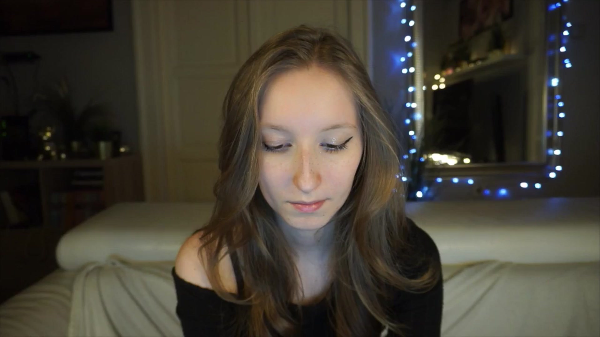 Gallery image thumbnail from Sw33t_g1rl's myfreecams stream on, 04/26/2026, 18:34 image 14 of 20