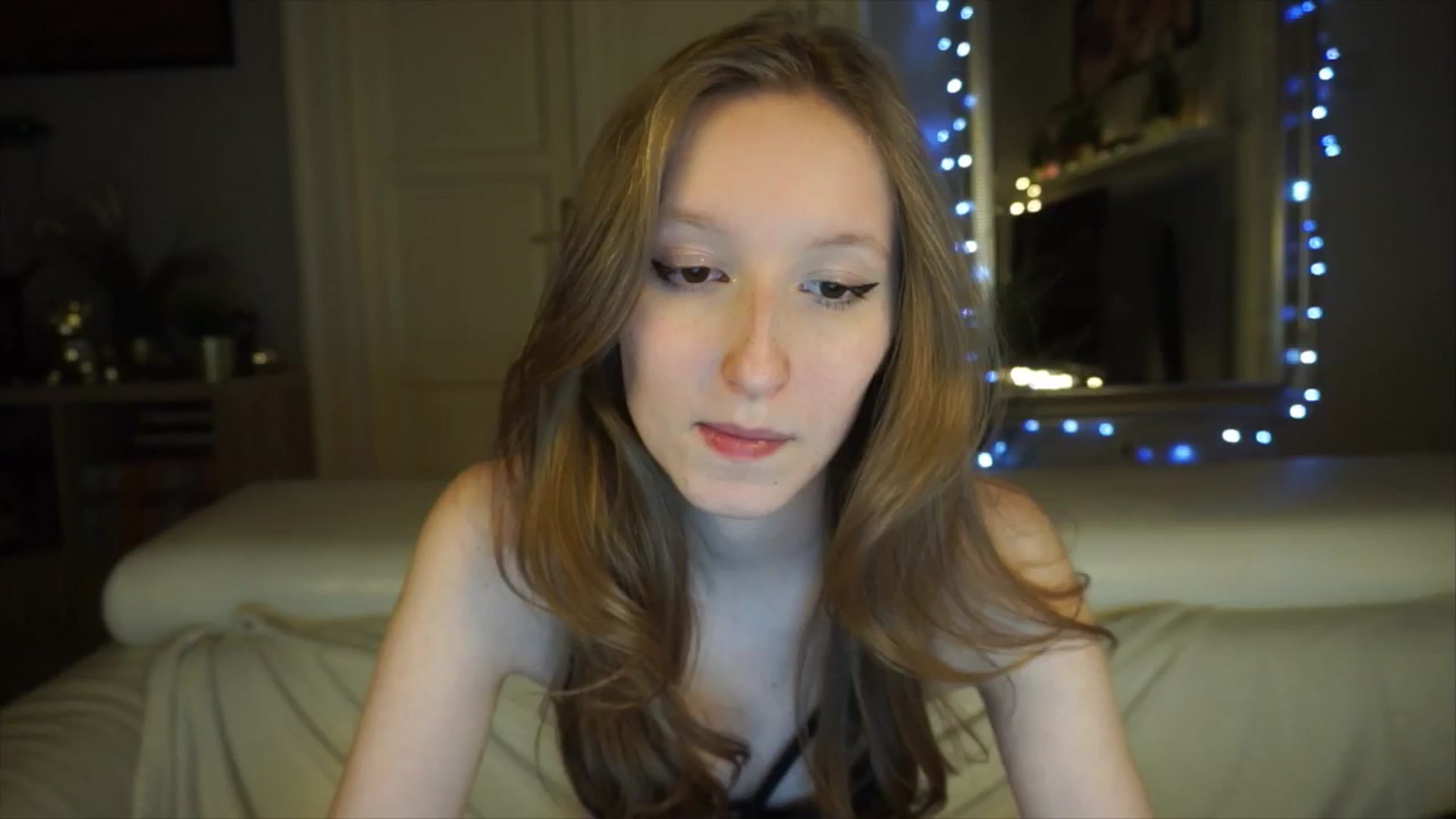 Gallery image thumbnail from Sw33t_g1rl's myfreecams stream on, 04/26/2026, 18:34 image 6 of 20
