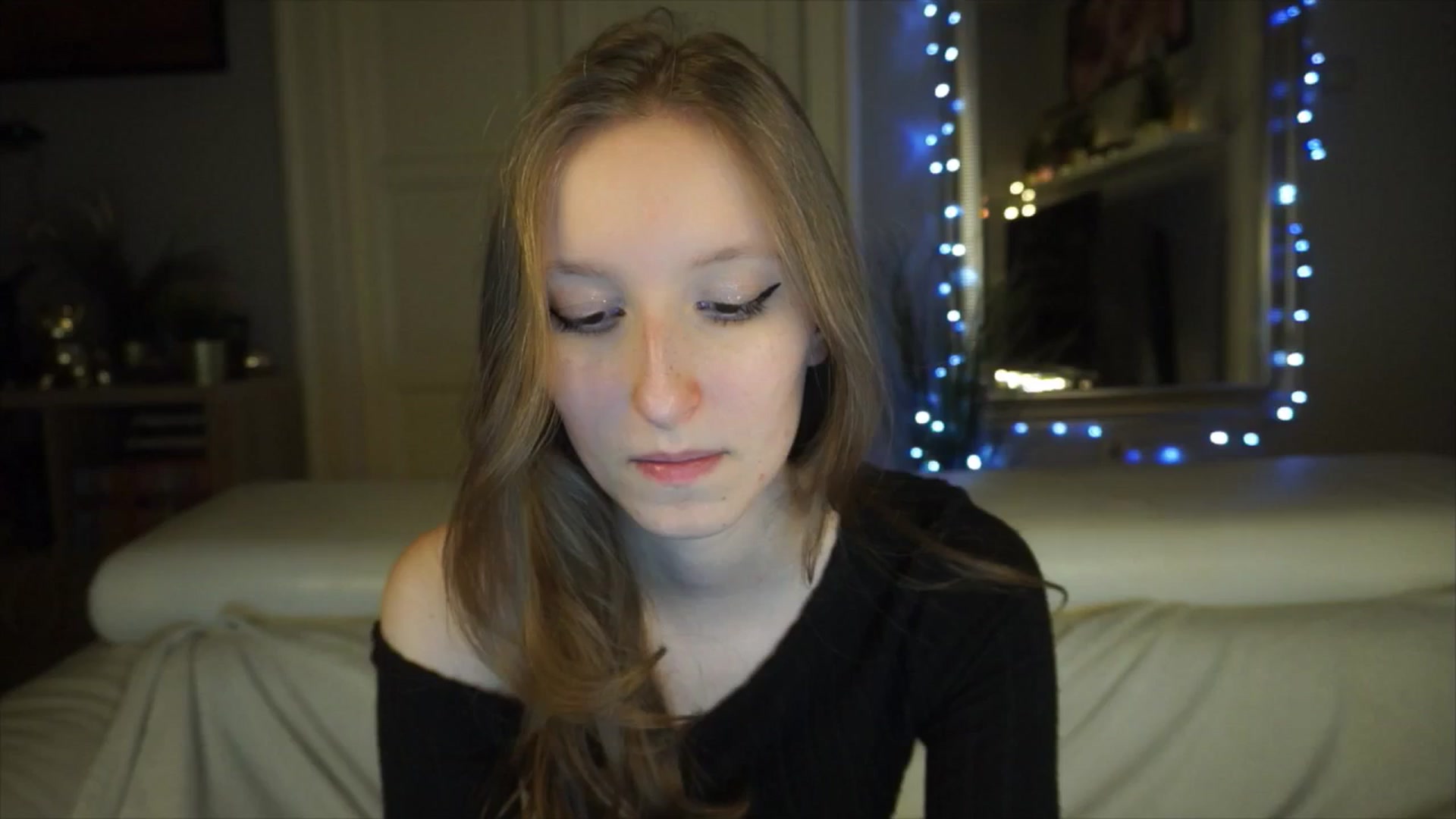 Gallery image thumbnail from Sw33t_g1rl's myfreecams stream on, 04/26/2026, 19:59 image 15 of 20