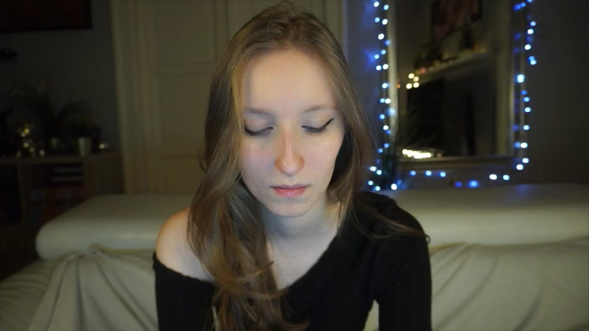Gallery image thumbnail from Sw33t_g1rl's myfreecams stream on, 04/26/2026, 19:59 image 14 of 20