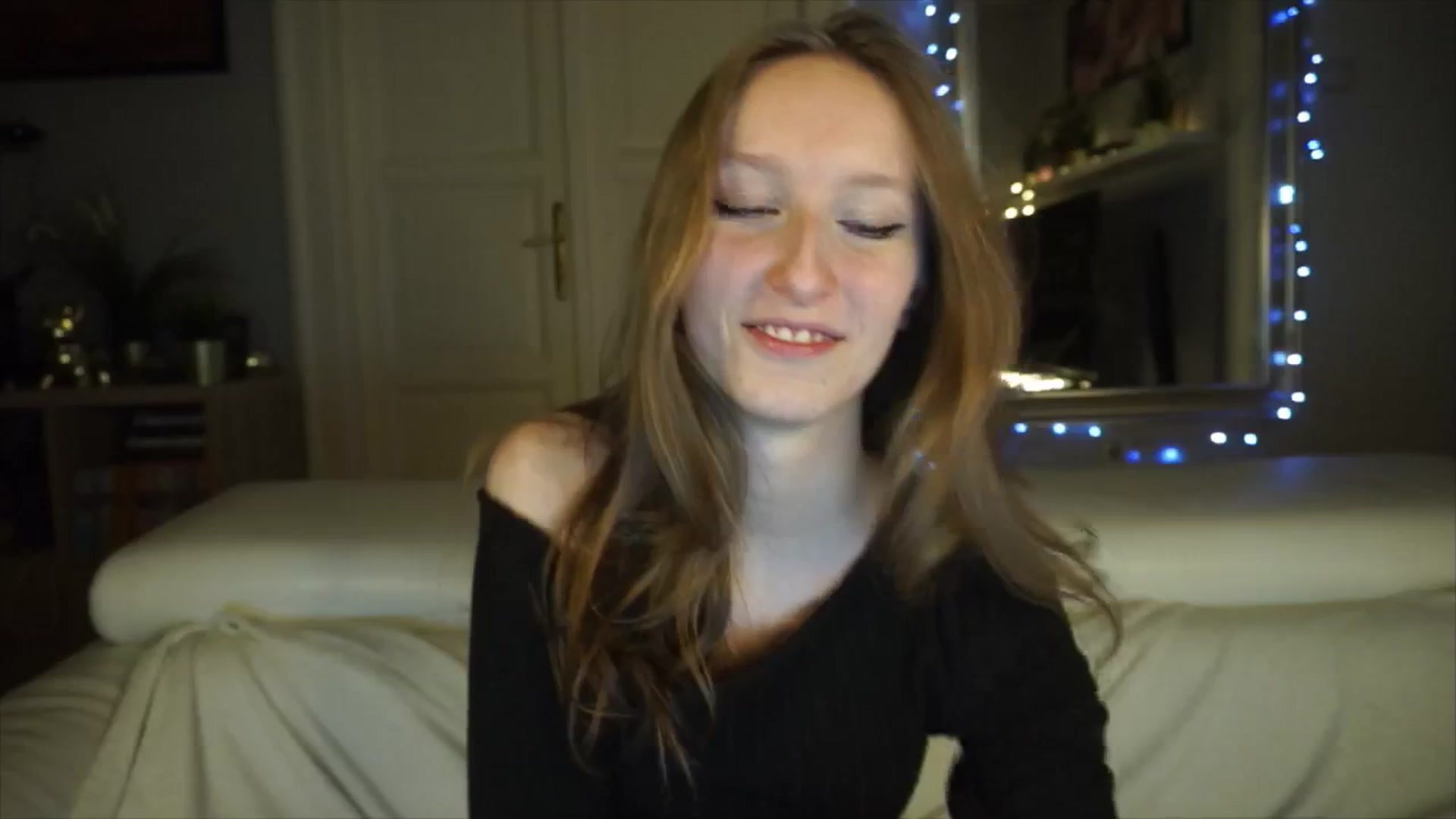Gallery image thumbnail from Sw33t_g1rl's myfreecams stream on, 04/26/2026, 19:59 image 11 of 20