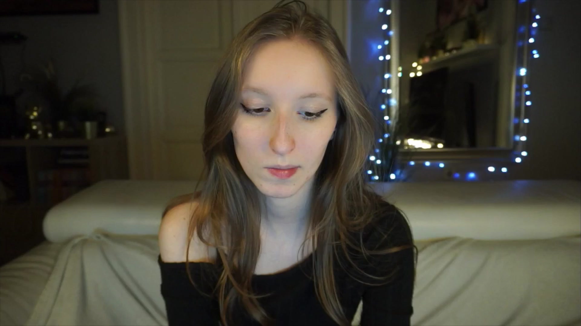 Gallery image thumbnail from Sw33t_g1rl's myfreecams stream on, 04/26/2026, 19:59 image 17 of 20