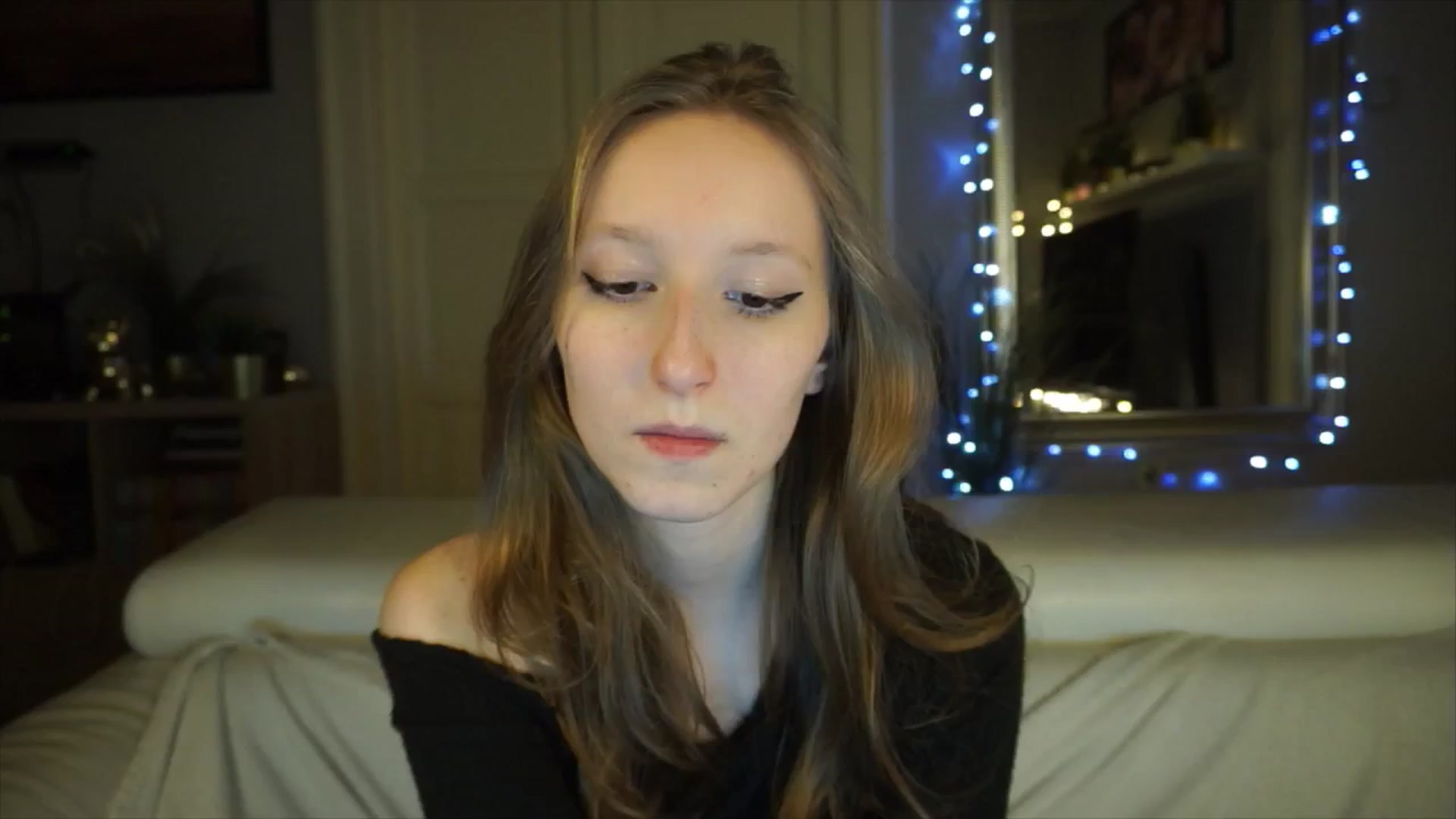 Gallery image thumbnail from Sw33t_g1rl's myfreecams stream on, 04/26/2026, 19:59 image 1 of 20