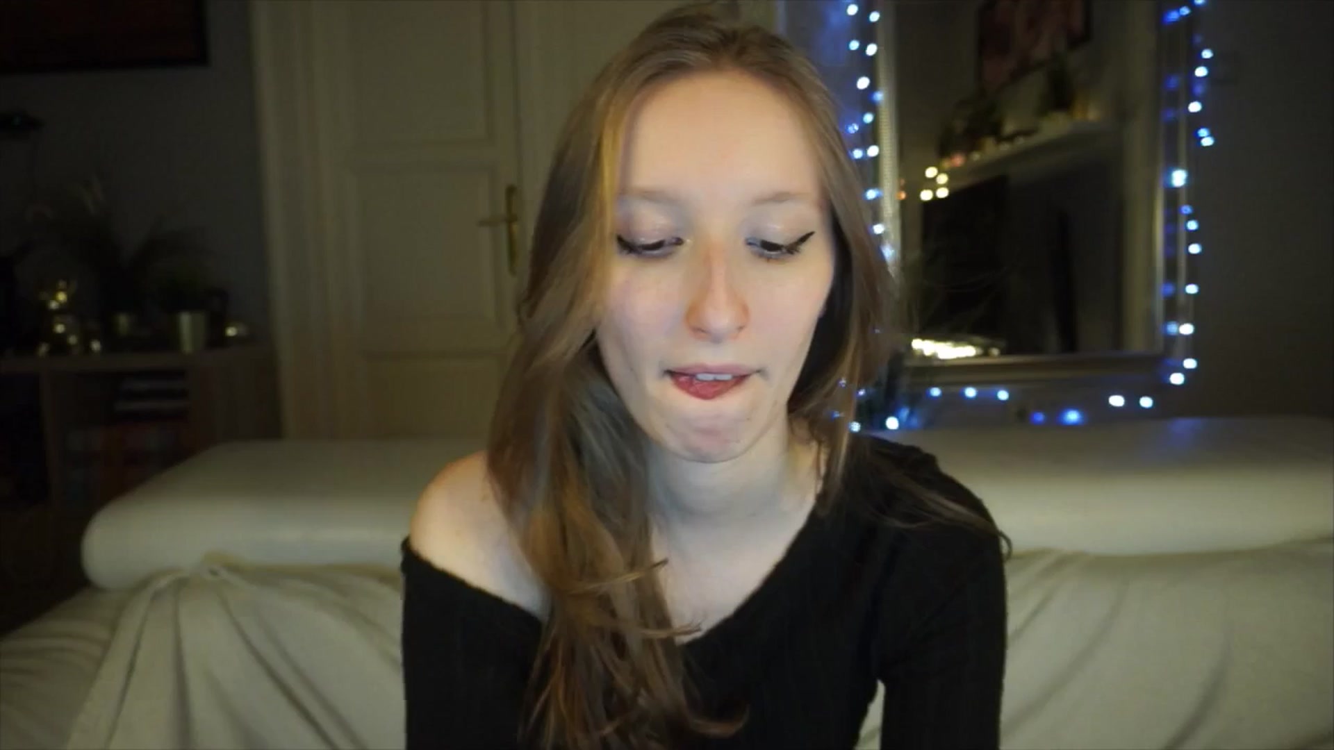 Gallery image thumbnail from Sw33t_g1rl's myfreecams stream on, 04/26/2026, 19:59 image 13 of 20