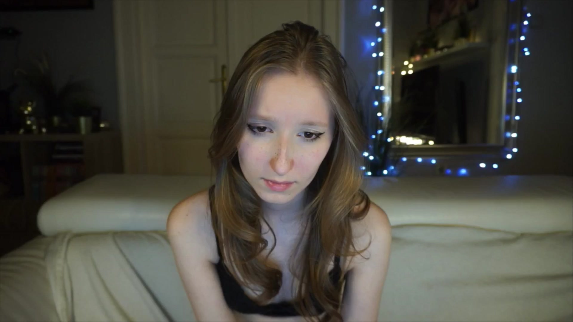 Gallery image thumbnail from Sw33t_g1rl's myfreecams stream on, 04/27/2026, 19:03 image 9 of 20