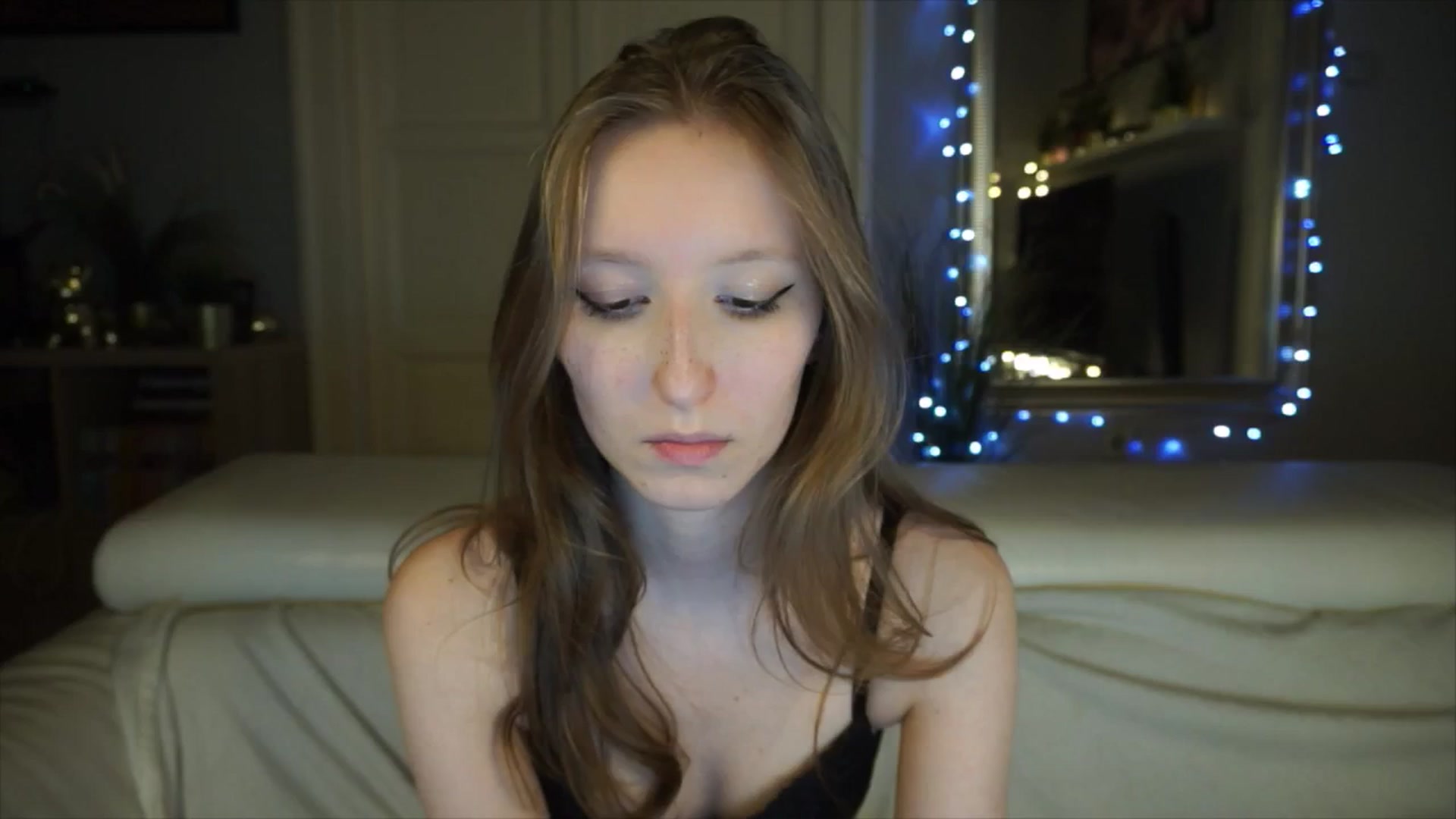 Gallery image thumbnail from Sw33t_g1rl's myfreecams stream on, 04/27/2026, 19:03 image 3 of 20